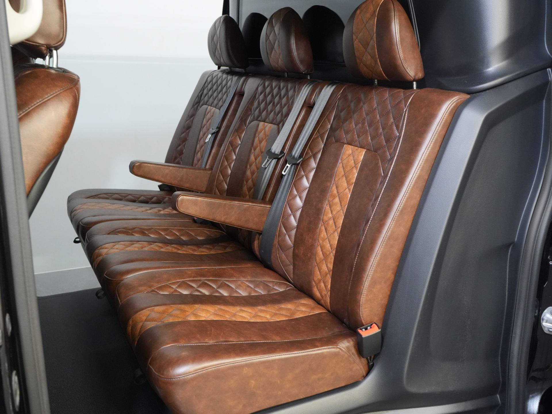 Mercedes-Benz Vito Bestelbus 114 CDI Aut. DC Dubbel Cabine Buffl Leder/ 2x Schuifdeur/ Carplay/ Navi/ Spoiler/ Frontlip/ Sidebars/ 18” LMV/ Cruise/ Airco 16