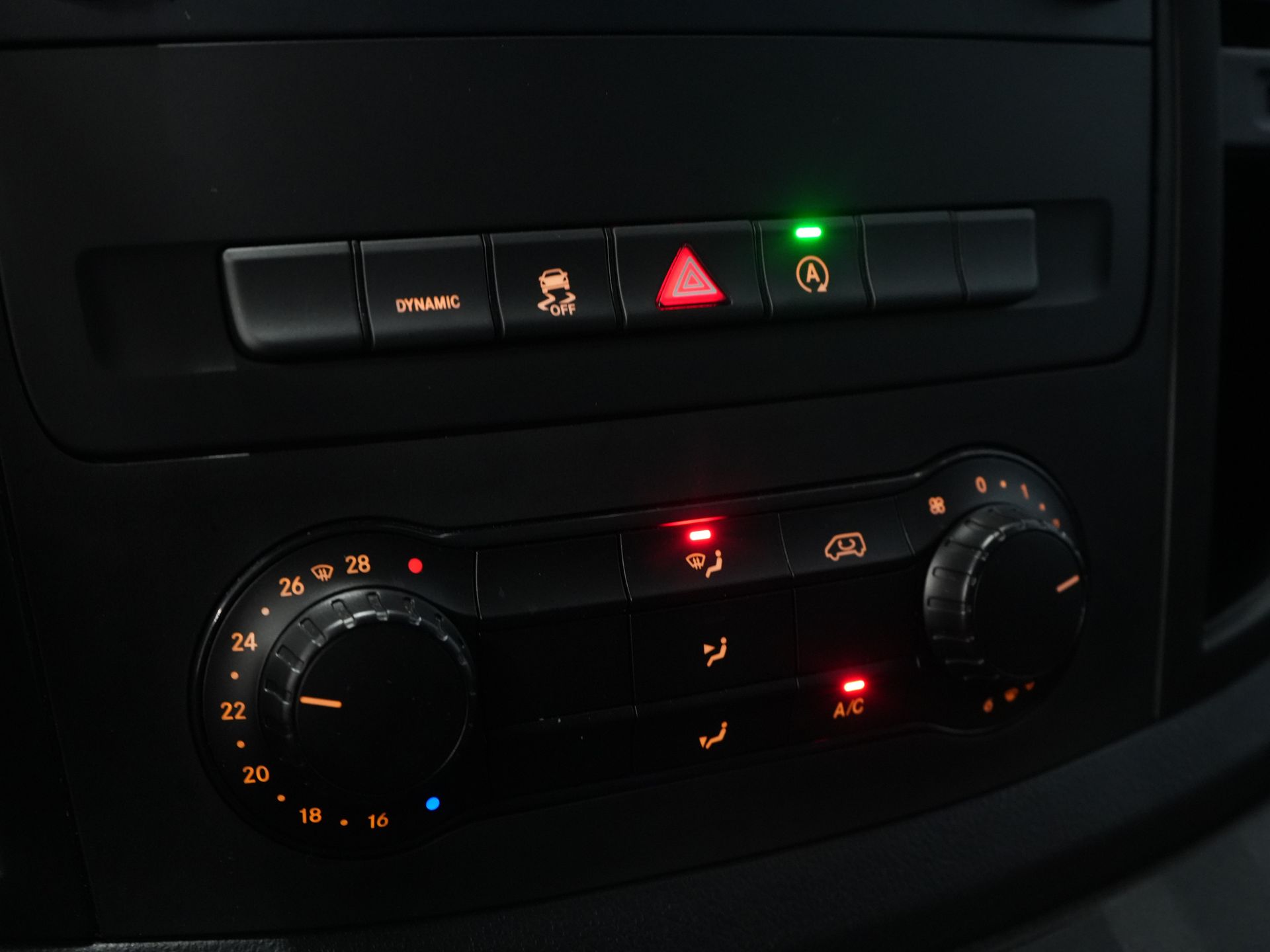 Mercedes-Benz Vito Bestelbus 114 CDI Aut. DC Dubbel Cabine Buffl Leder/ 2x Schuifdeur/ Carplay/ Navi/ Spoiler/ Frontlip/ Sidebars/ 18” LMV/ Cruise/ Airco 21