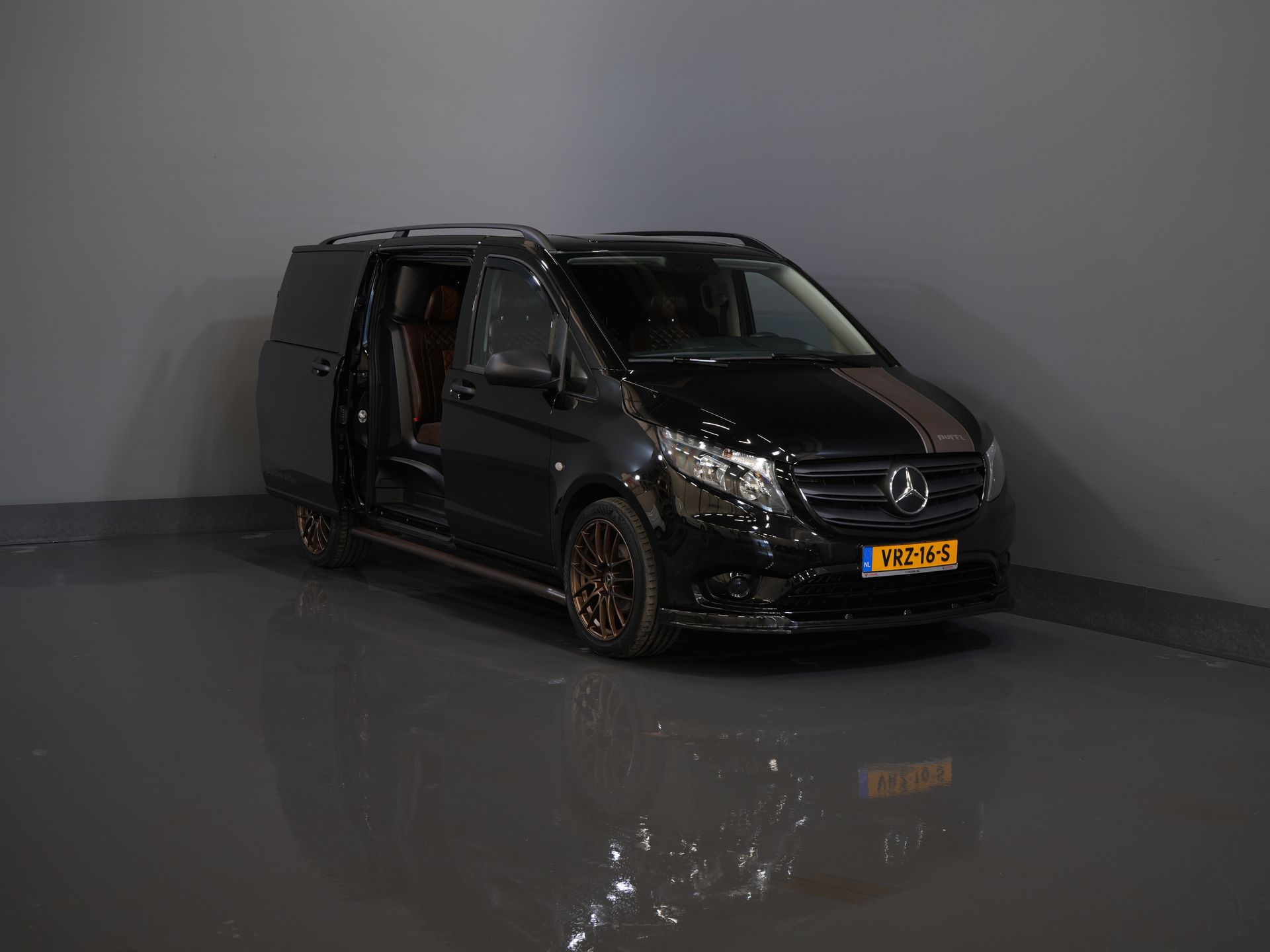 Mercedes-Benz Vito Bestelbus 114 CDI Aut. DC Dubbel Cabine Buffl Leder/ 2x Schuifdeur/ Carplay/ Navi/ Spoiler/ Frontlip/ Sidebars/ 18” LMV/ Cruise/ Airco 8