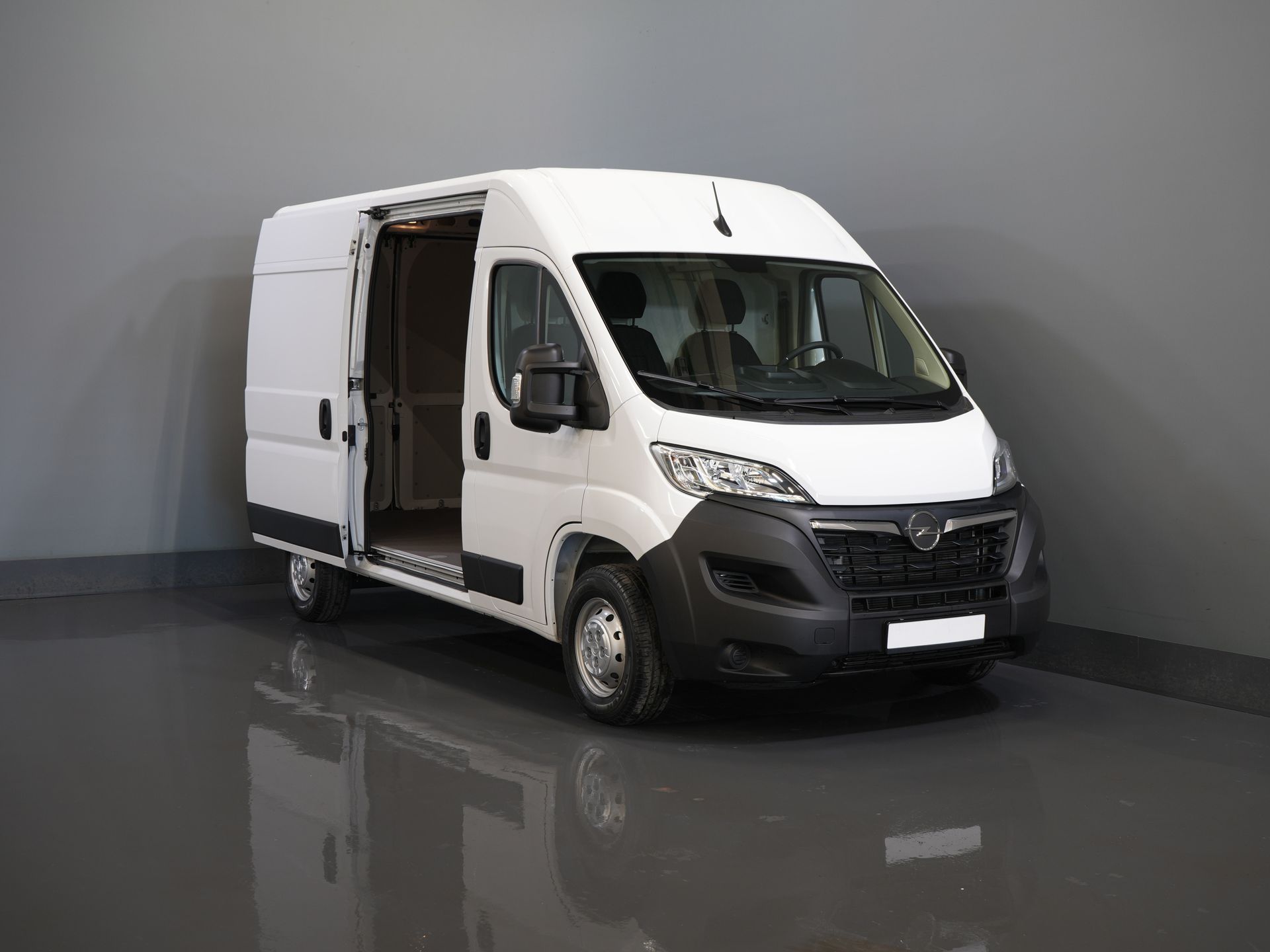 Opel Movano Bestelbus 2.2 140 pk L2H2 Betimmering/ Carplay/ 270Gr.Deuren/ Climate/ Camera/ Cruise/ Navi/ PDC/ Cruise 8