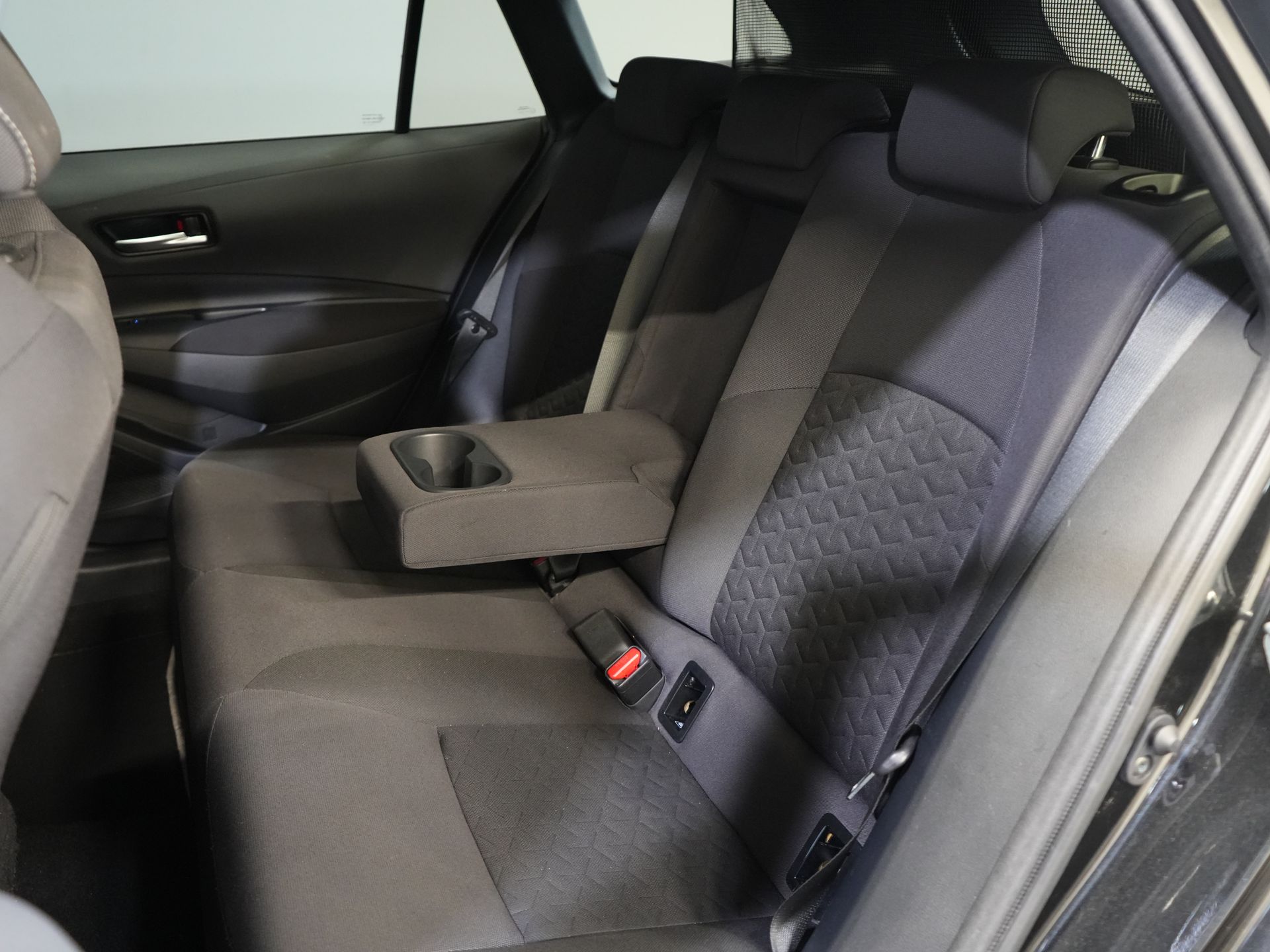 Toyota Corolla Touring Sport Stationwagon 1.8 LED/ Virtual Cockpit/ Adapt.Cruise/ Stoelverw./ Stuurverw./ Camera/ PDC/ Climate/ 17