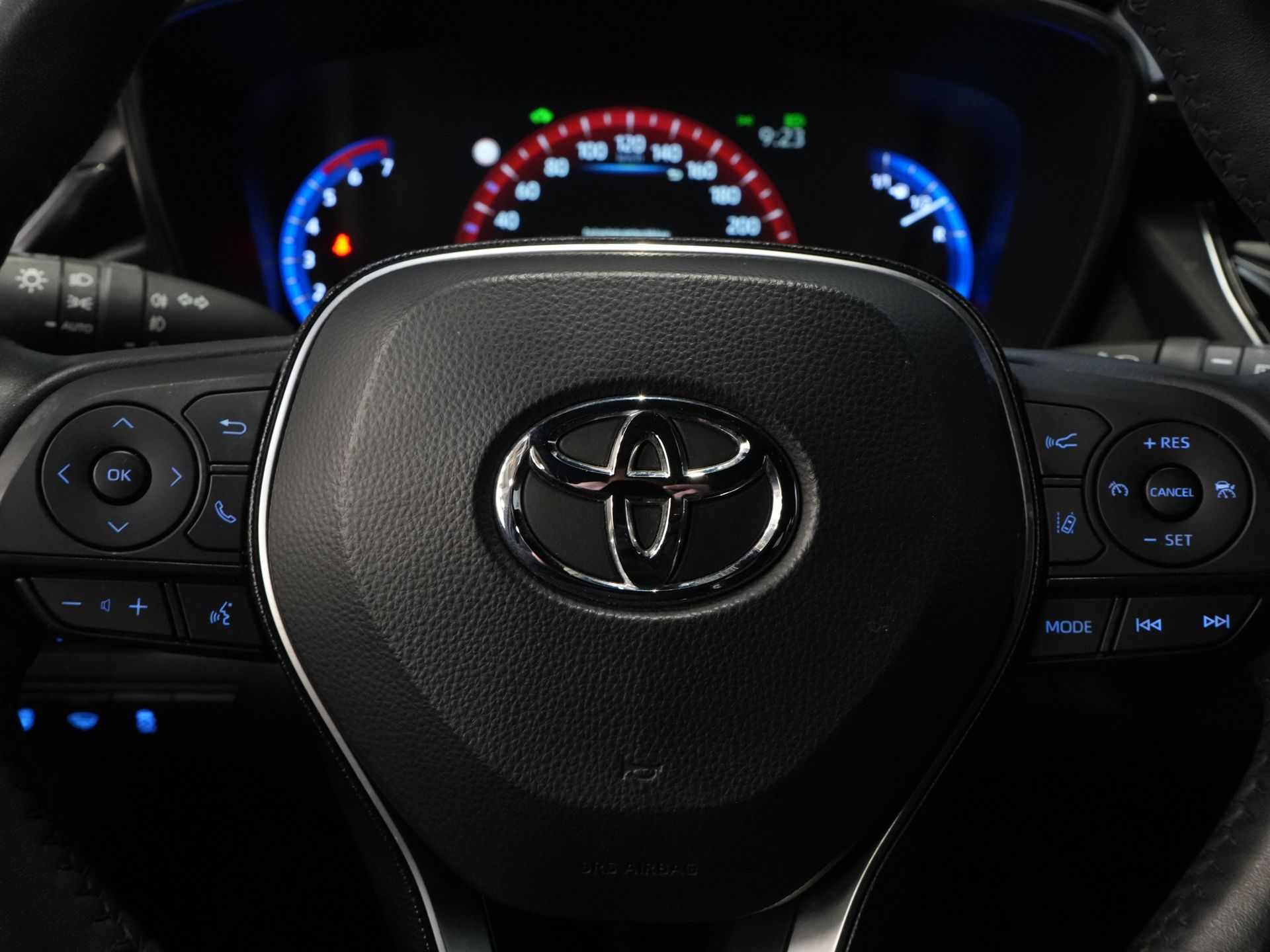 Toyota Corolla Touring Sport Stationwagon 1.8 LED/ Virtual Cockpit/ Adapt.Cruise/ Stoelverw./ Stuurverw./ Camera/ PDC/ Climate/ 17