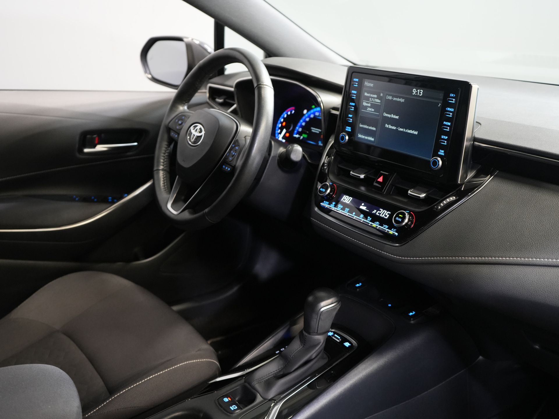 Toyota Corolla Touring Sport Stationwagon 1.8 LED/ Virtual Cockpit/ Adapt.Cruise/ Stoelverw./ Stuurverw./ Camera/ PDC/ Climate/ 17