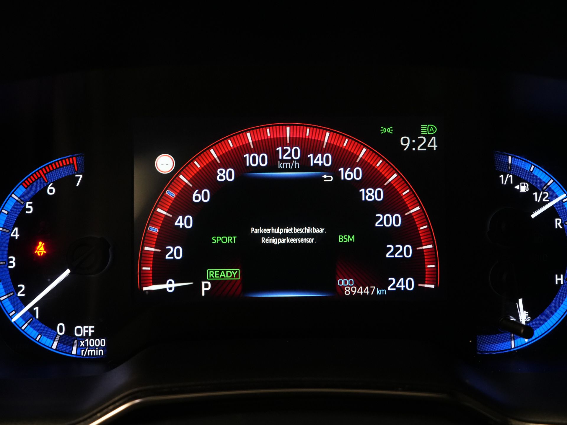 Toyota Corolla Touring Sport Stationwagon 1.8 LED/ Virtual Cockpit/ Adapt.Cruise/ Stoelverw./ Stuurverw./ Camera/ PDC/ Climate/ 17