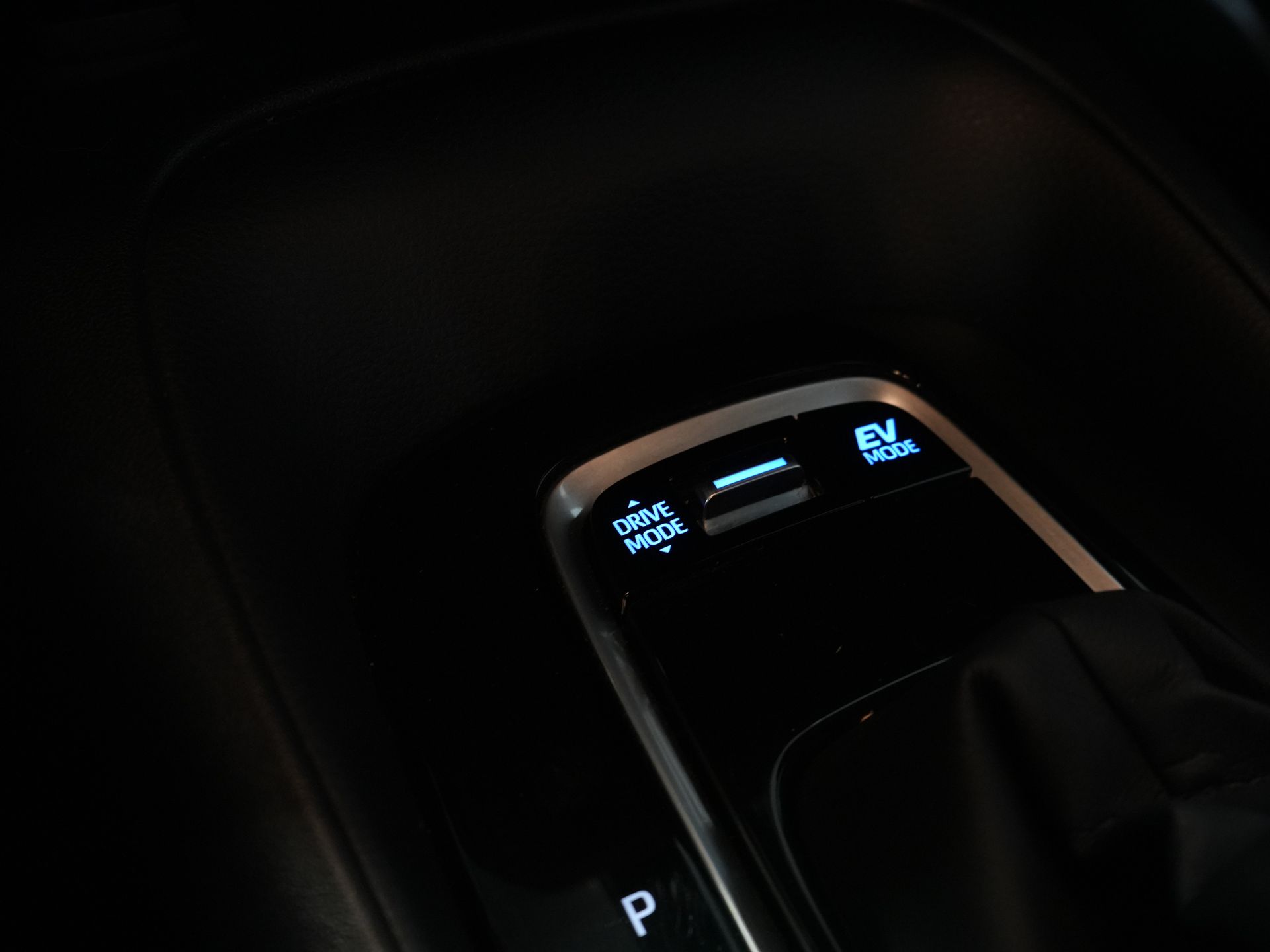 Toyota Corolla Touring Sport Stationwagon 1.8 LED/ Virtual Cockpit/ Adapt.Cruise/ Stoelverw./ Stuurverw./ Camera/ PDC/ Climate/ 17