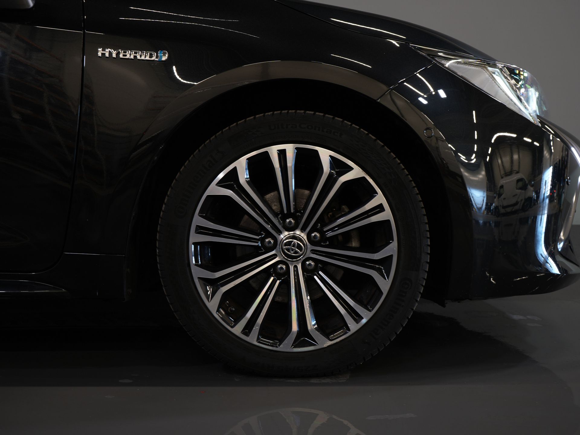 Toyota Corolla Touring Sport Stationwagon 1.8 LED/ Virtual Cockpit/ Adapt.Cruise/ Stoelverw./ Stuurverw./ Camera/ PDC/ Climate/ 17