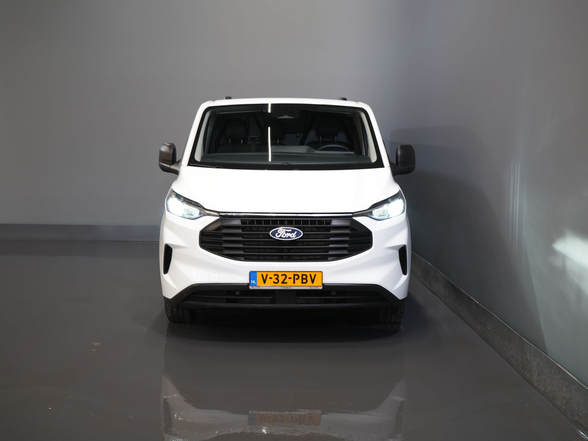 Ford Transit Custom Bestelbus 320 2.0 TDCI 135 pk L2 Trend 2.8t Trekverm./ Carplay/ Climate/ Cruise/ Camera/ PDC 6