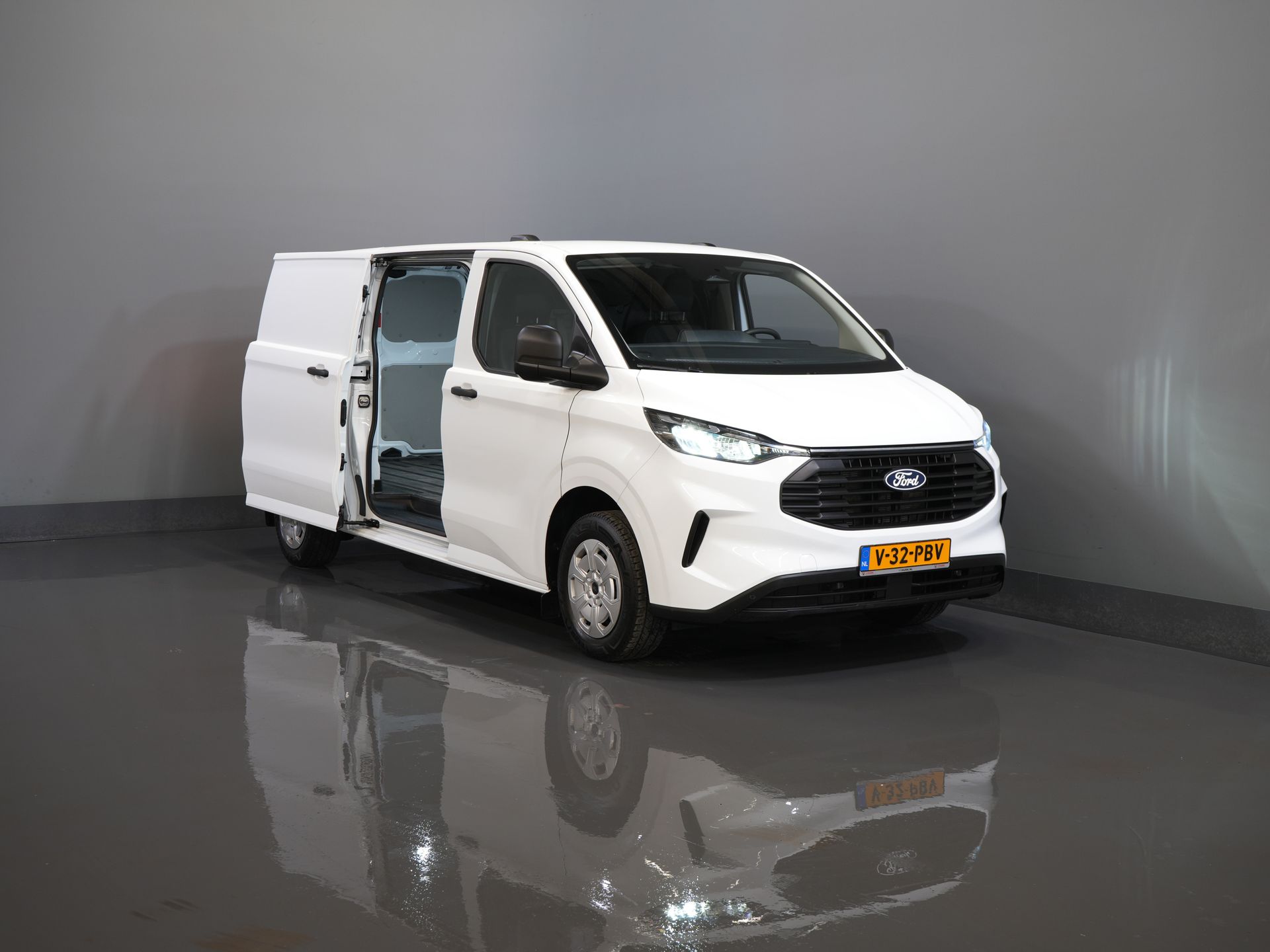 Ford Transit Custom Bestelbus 320 2.0 TDCI 135 pk L2 Trend 2.8t Trekverm./ Carplay/ Climate/ Cruise/ Camera/ PDC 8