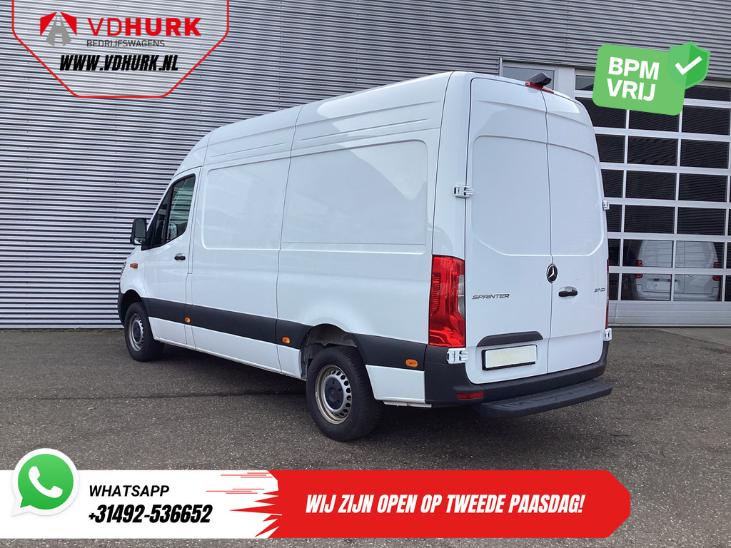Mercedes-Benz Sprinter Bestelbus 317 CDI Aut. L2H2 BPM VRIJ! 3.5t Trekverm./ Gev.Stoel/ 270 Gr.Deuren/ Stoelverw./ Navi/ Camera/ Cruise/ Airco/ DAB 1