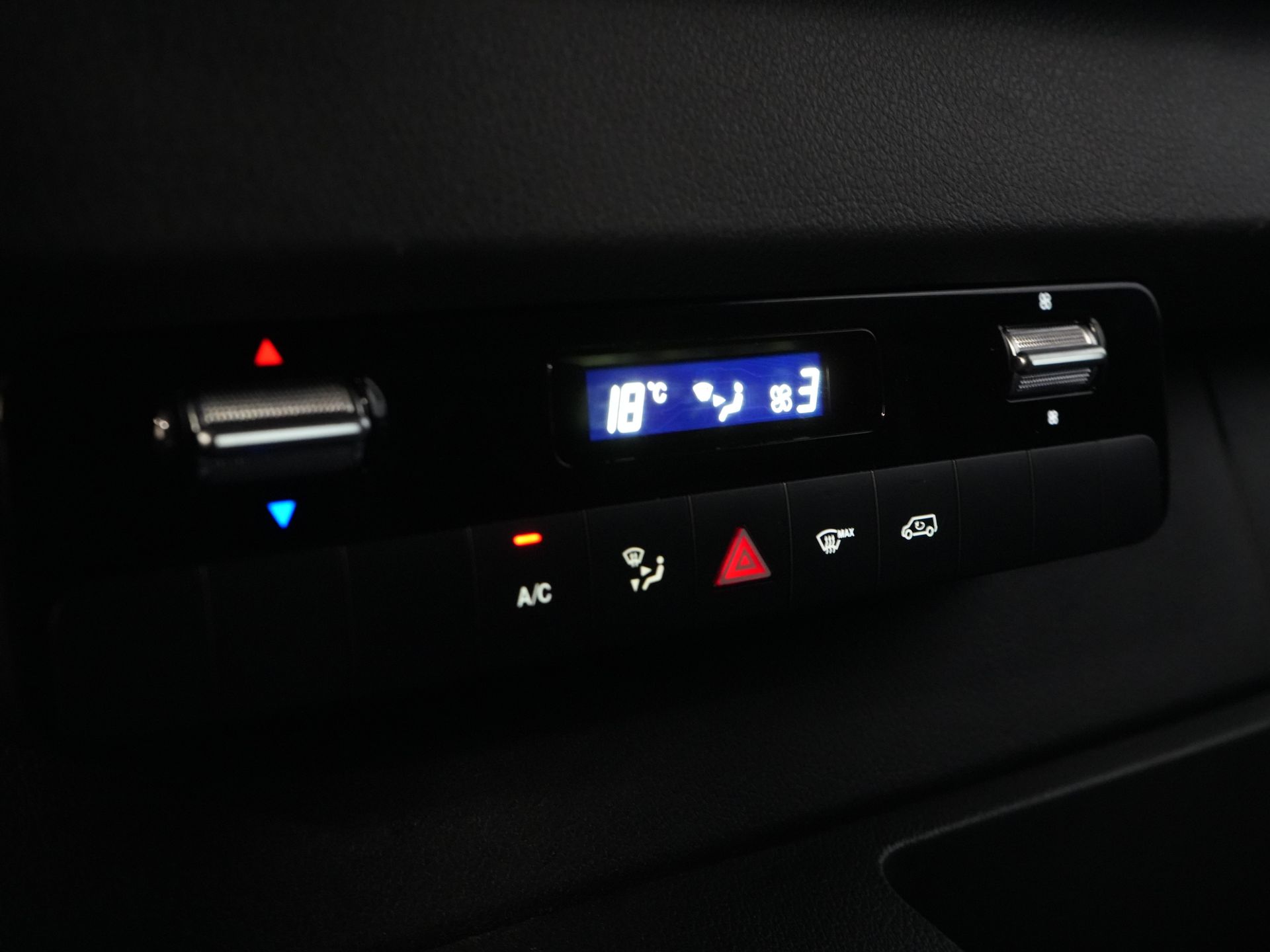 Mercedes-Benz Sprinter Bestelbus 317 CDI Aut. L2H2 BPM VRIJ! 3.5t Trekverm./ Gev.Stoel/ 270 Gr.Deuren/ Stoelverw./ Navi/ Camera/ Cruise/ Airco/ DAB 21