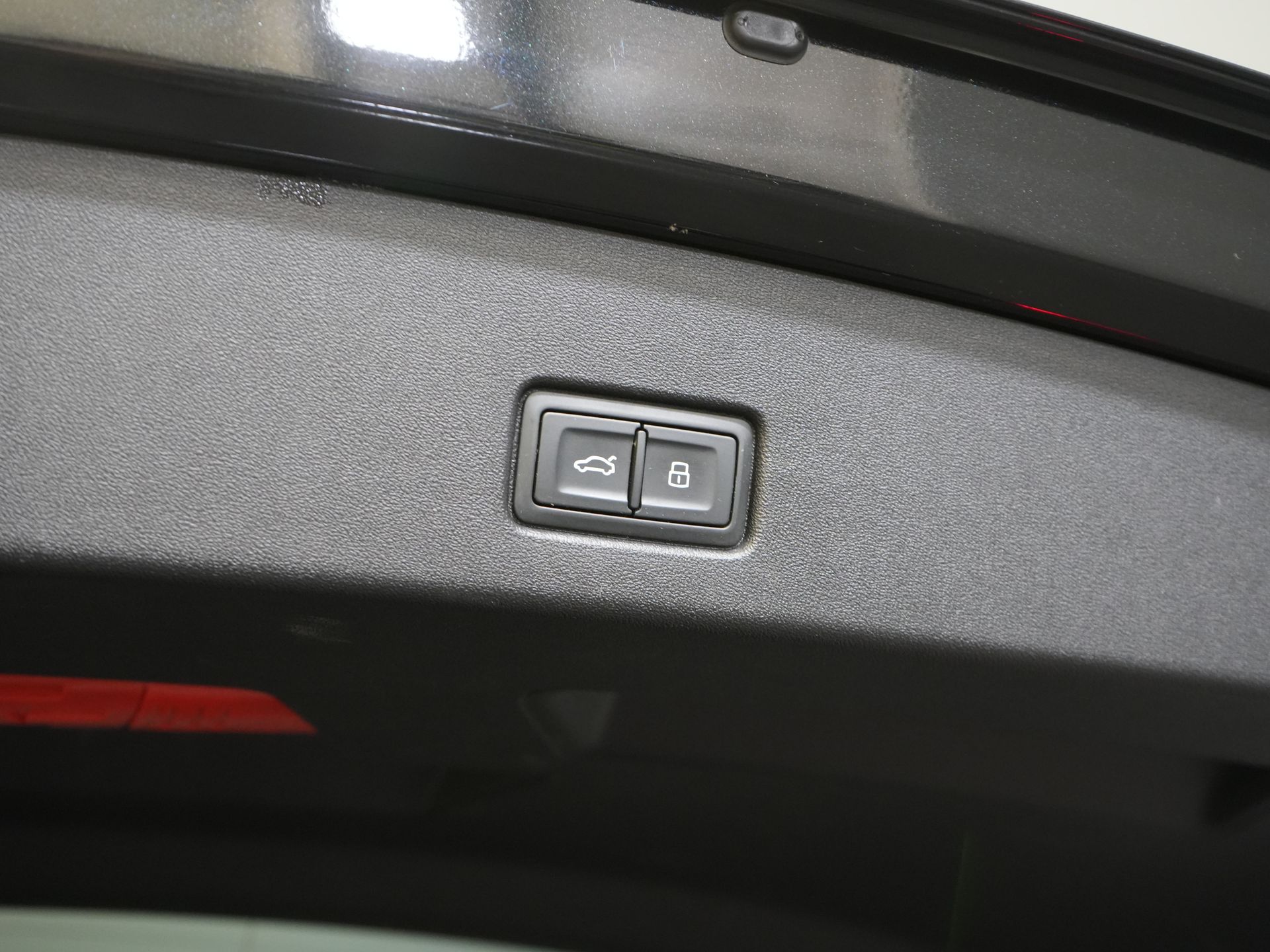 Audi Q4 e-tron SUV 40 77kWh 523 km WLTP S-Line/ Pano/ Keyless/ Virtual Cockpit/ Leder/ Stoelverw./ Elek.Klep/ 20