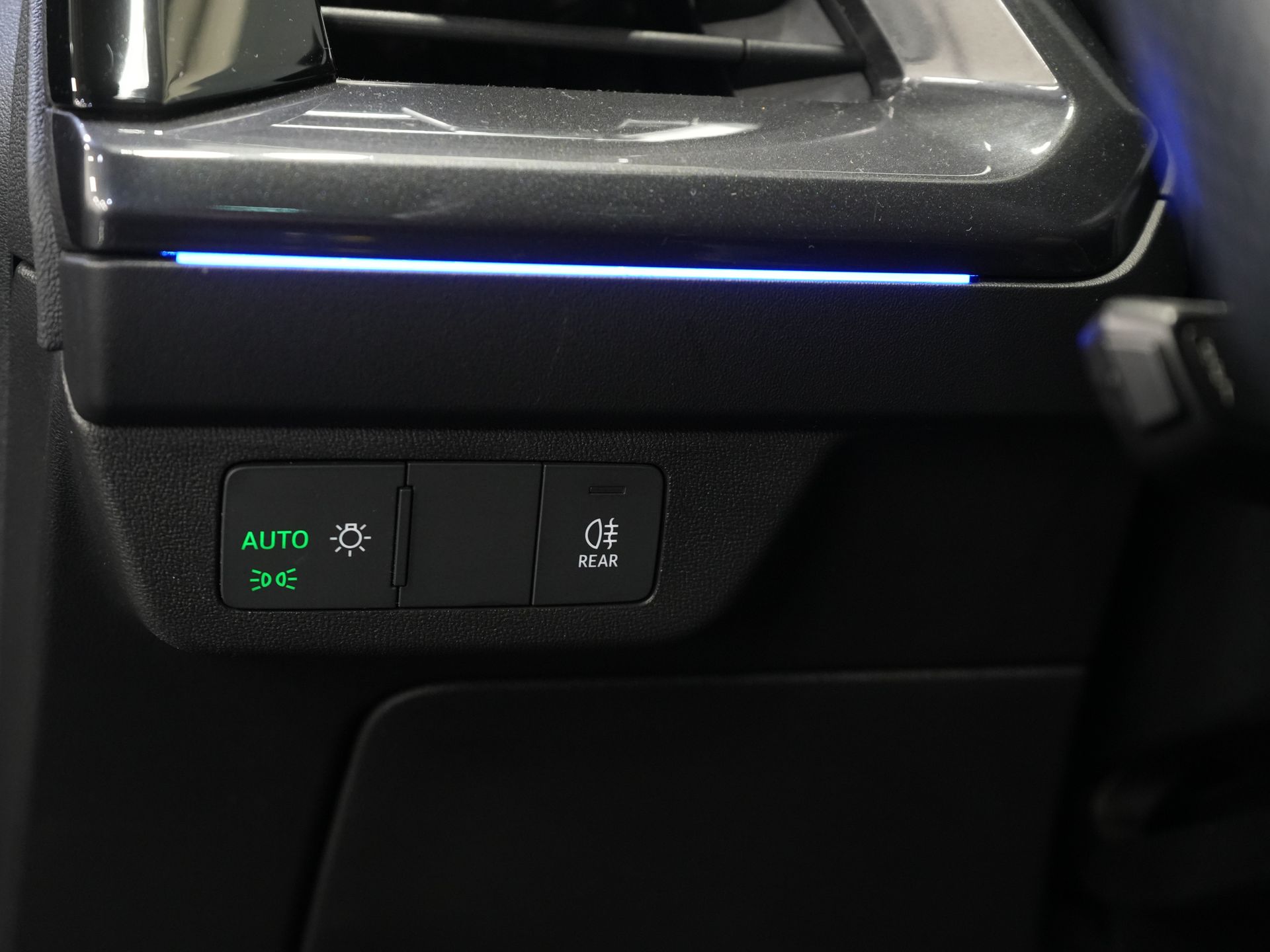 Audi Q4 e-tron SUV 40 77kWh 523 km WLTP S-Line/ Pano/ Keyless/ Virtual Cockpit/ Leder/ Stoelverw./ Elek.Klep/ 20