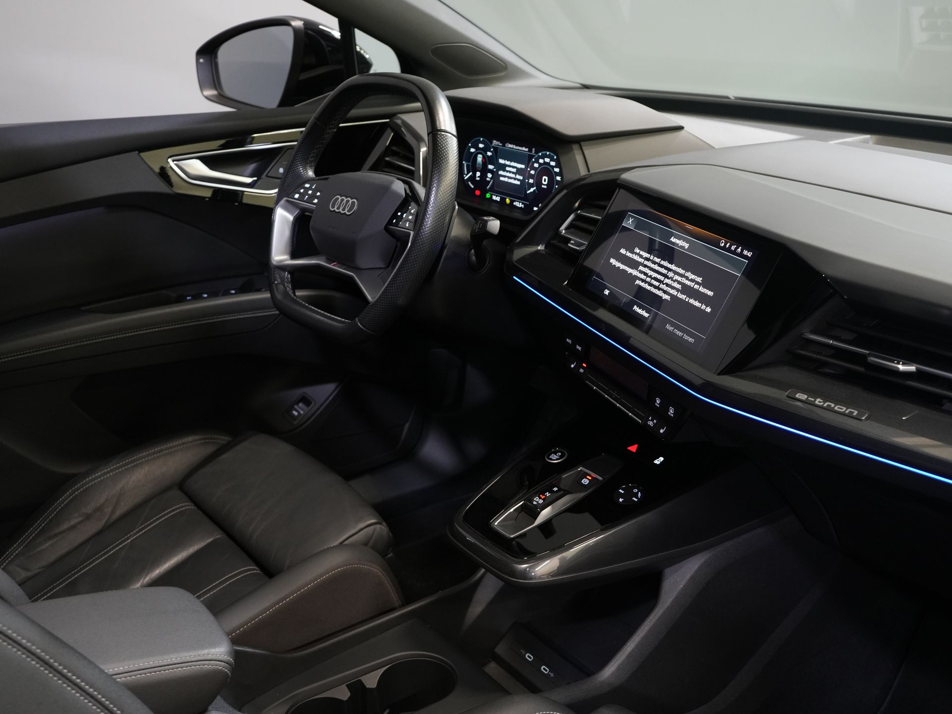 Audi Q4 e-tron SUV 40 77kWh 523 km WLTP S-Line/ Pano/ Keyless/ Virtual Cockpit/ Leder/ Stoelverw./ Elek.Klep/ 20