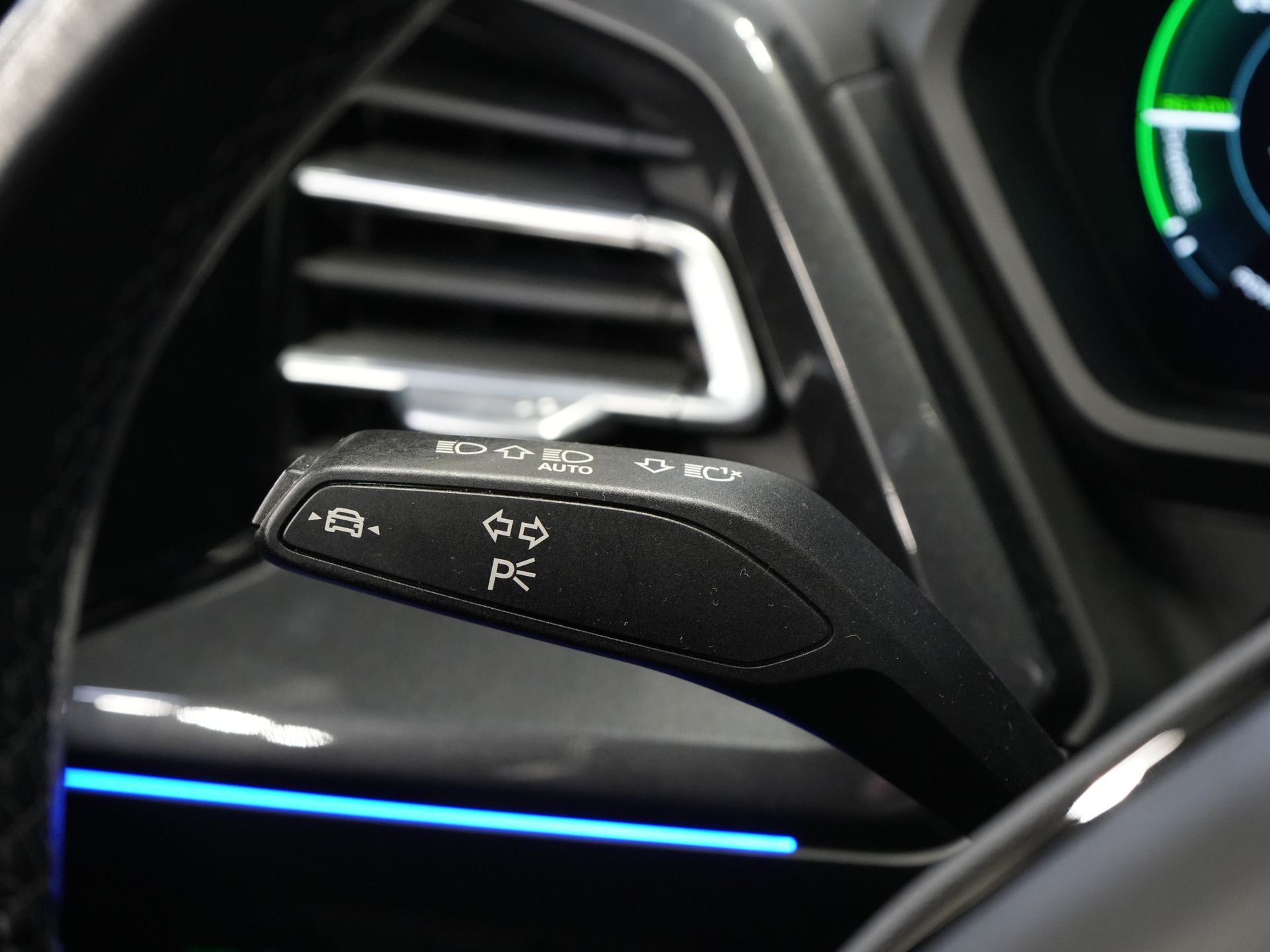 Audi Q4 e-tron SUV 40 77kWh 523 km WLTP S-Line/ Pano/ Keyless/ Virtual Cockpit/ Leder/ Stoelverw./ Elek.Klep/ 20