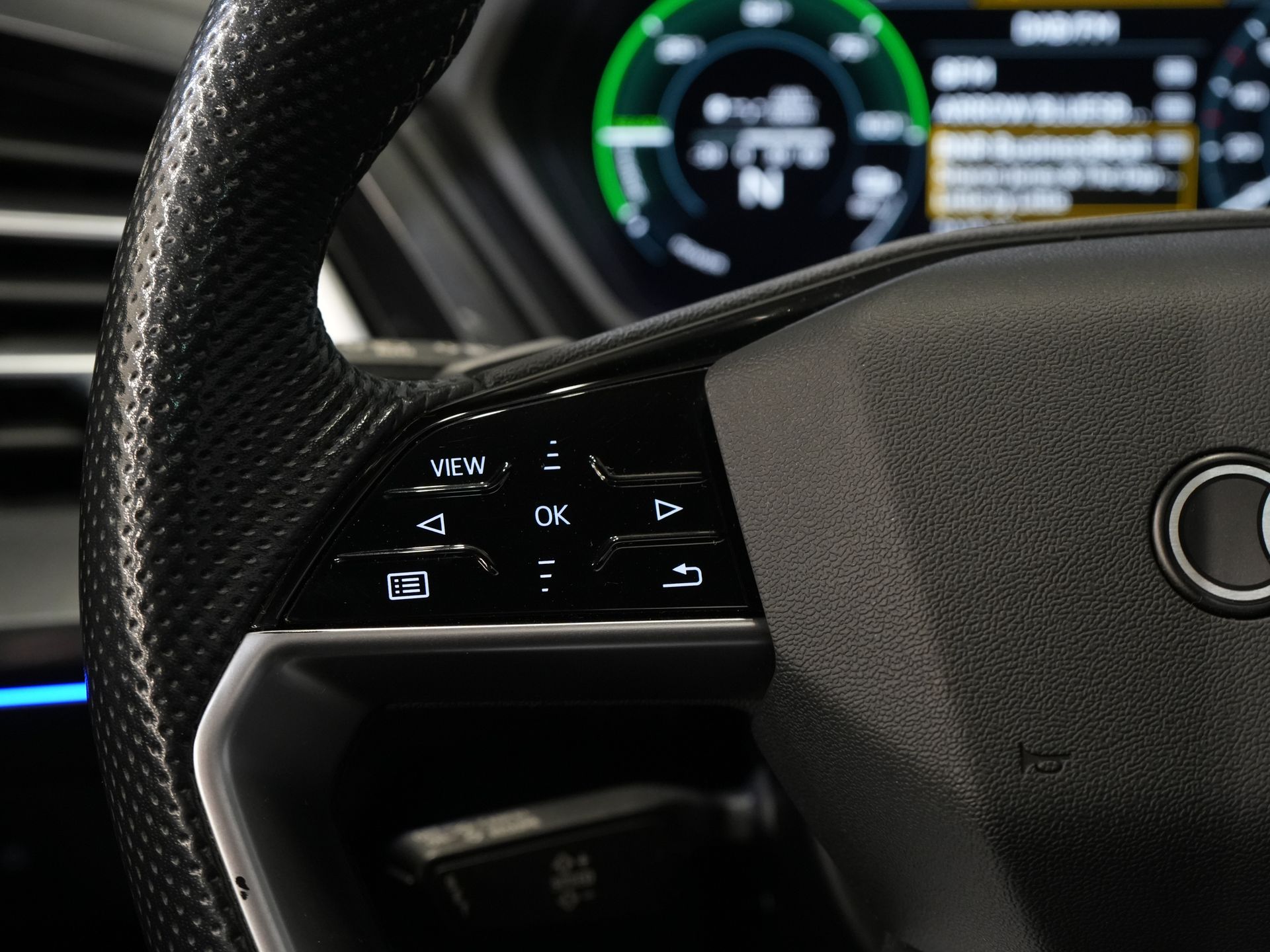 Audi Q4 e-tron SUV 40 77kWh 523 km WLTP S-Line/ Pano/ Keyless/ Virtual Cockpit/ Leder/ Stoelverw./ Elek.Klep/ 20