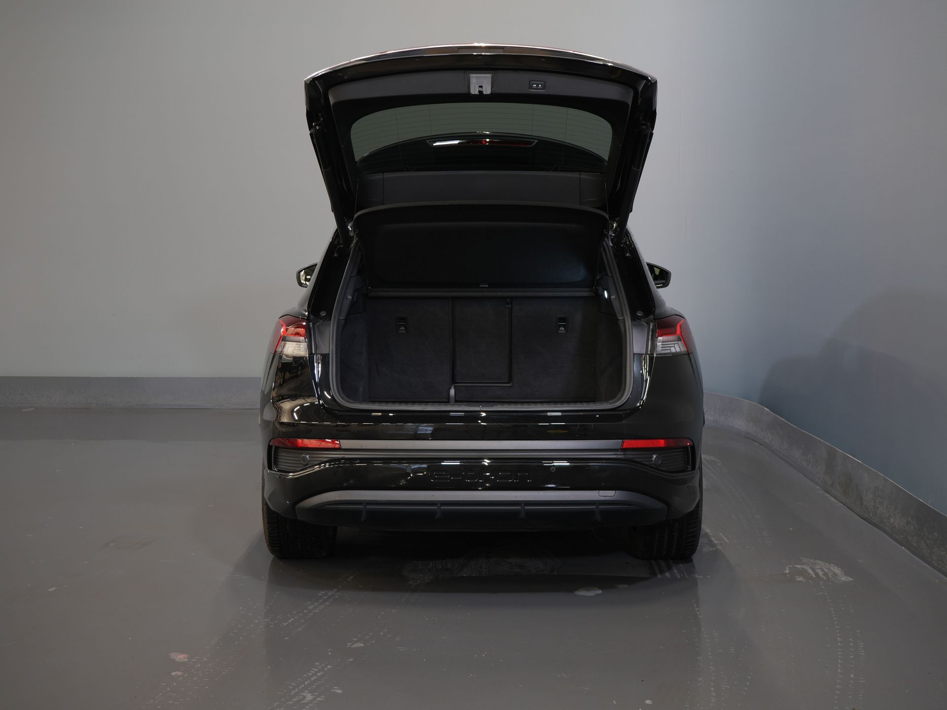 Audi Q4 e-tron SUV 40 77kWh 523 km WLTP S-Line/ Pano/ Keyless/ Virtual Cockpit/ Leder/ Stoelverw./ Elek.Klep/ 20