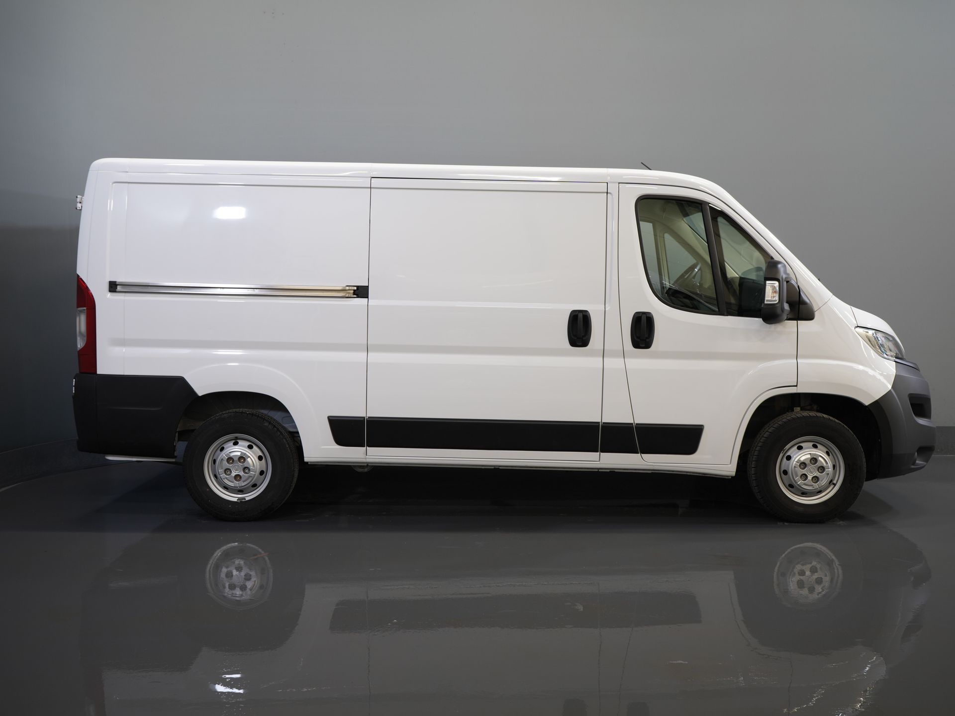 Opel Movano Bestelbus 2.2 120 pk L2 Carplay/ 270Gr.Deuren/ Climate/ Navi/ Cruise/ Camera/ PDC/ DAB 10