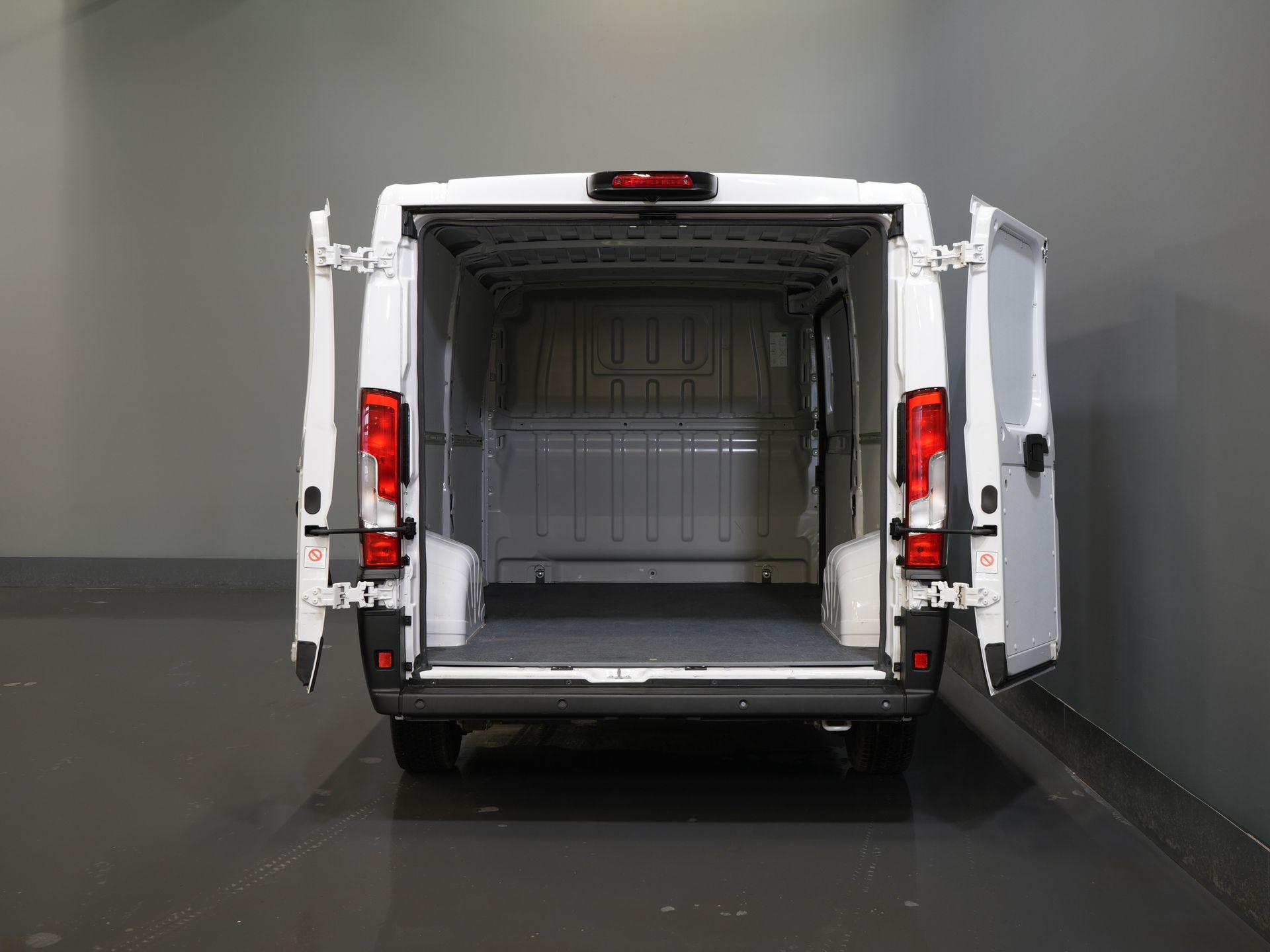 Opel Movano Bestelbus 2.2 120 pk L2 Carplay/ 270Gr.Deuren/ Climate/ Navi/ Cruise/ Camera/ PDC/ DAB 4