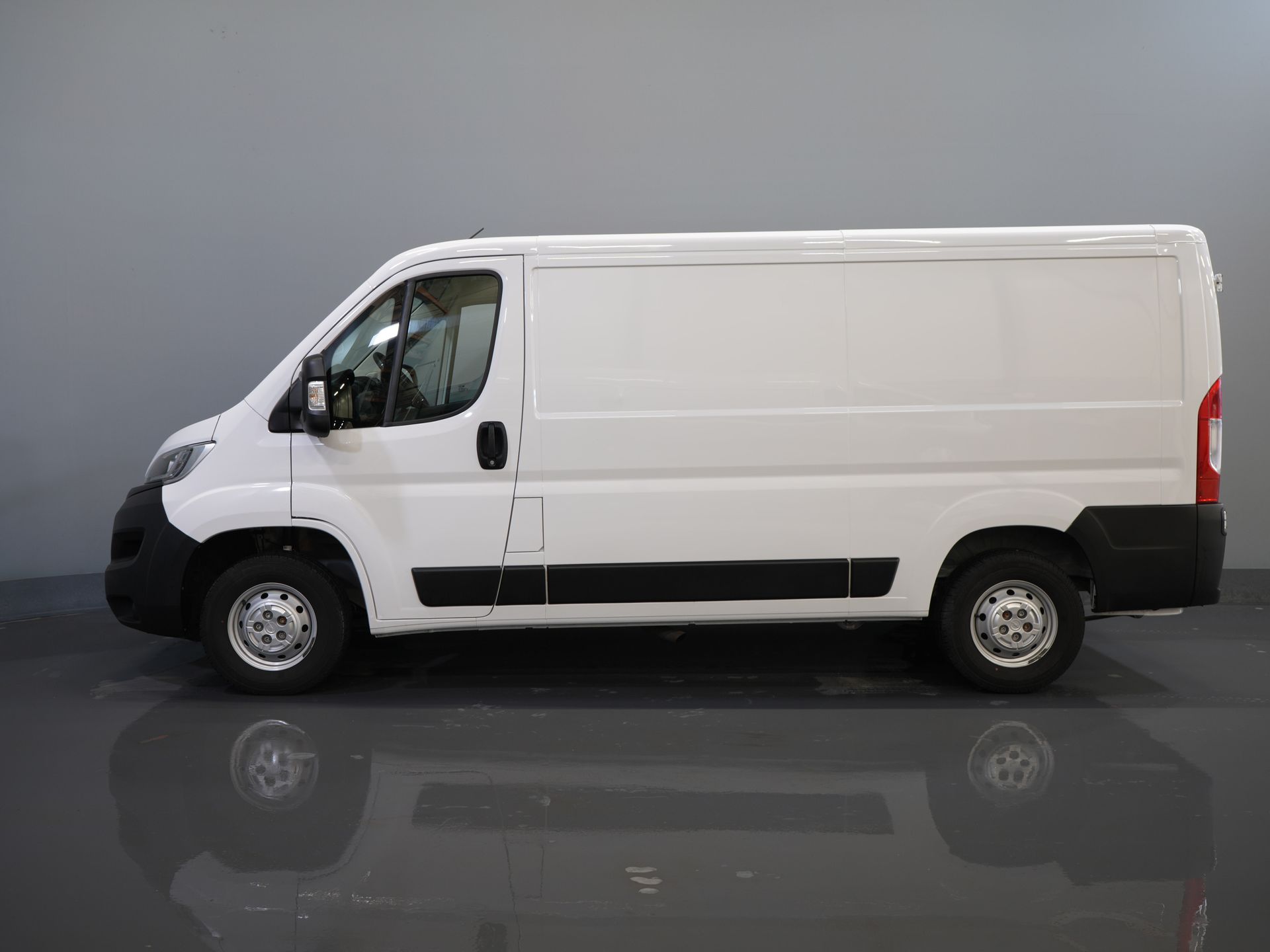 Opel Movano Bestelbus 2.2 120 pk L2 Carplay/ 270Gr.Deuren/ Climate/ Navi/ Cruise/ Camera/ PDC/ DAB 9
