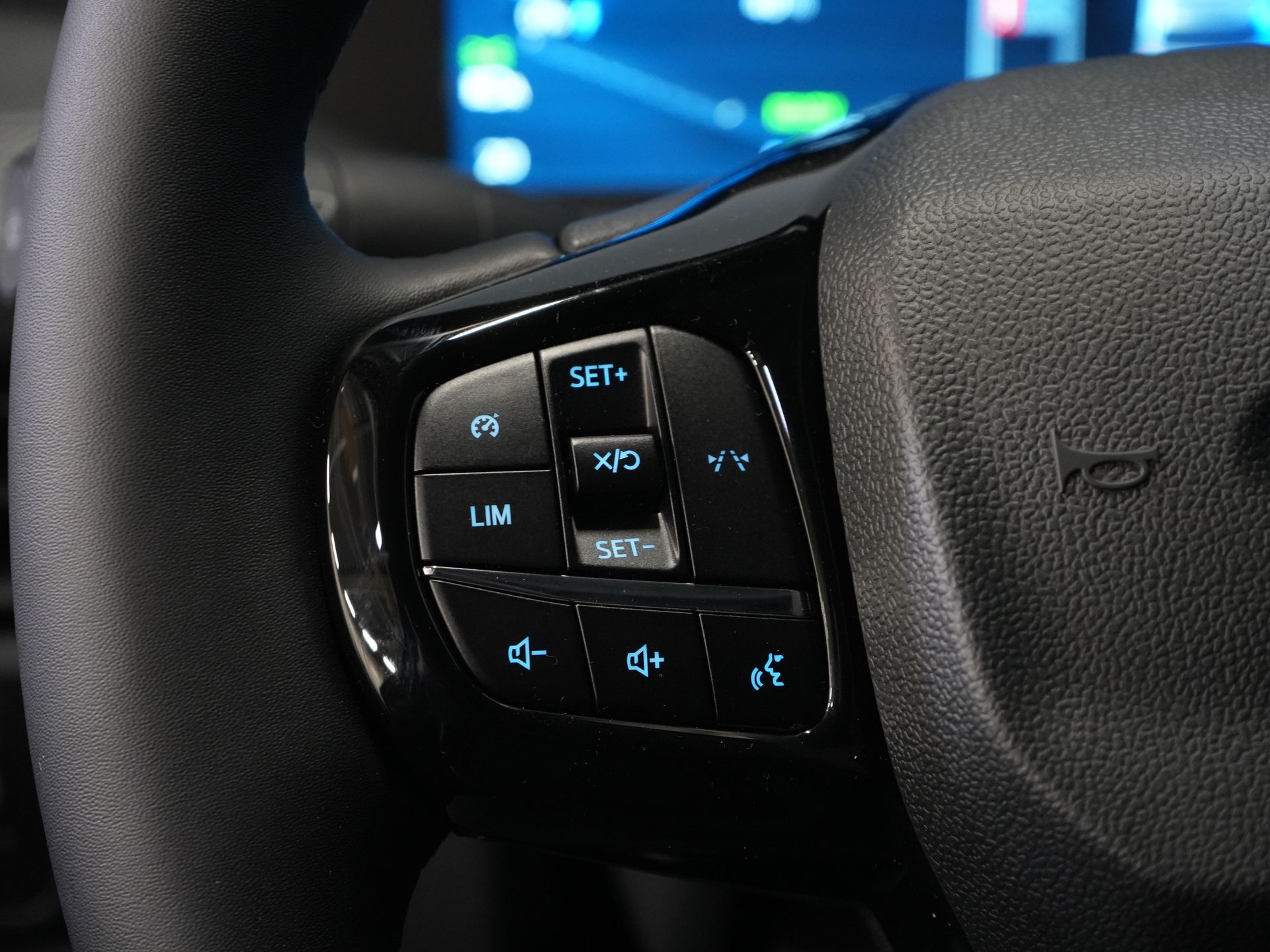 Ford E-Transit Custom Bestelbus Trend 65 kWh 330 km WLTP Garantie t/m 2029/ LED/ Standkachel/ Snellader/ 2.3t Trekverm./ Stuurverw./ Stoelverw./ Carplay/ Camera 17