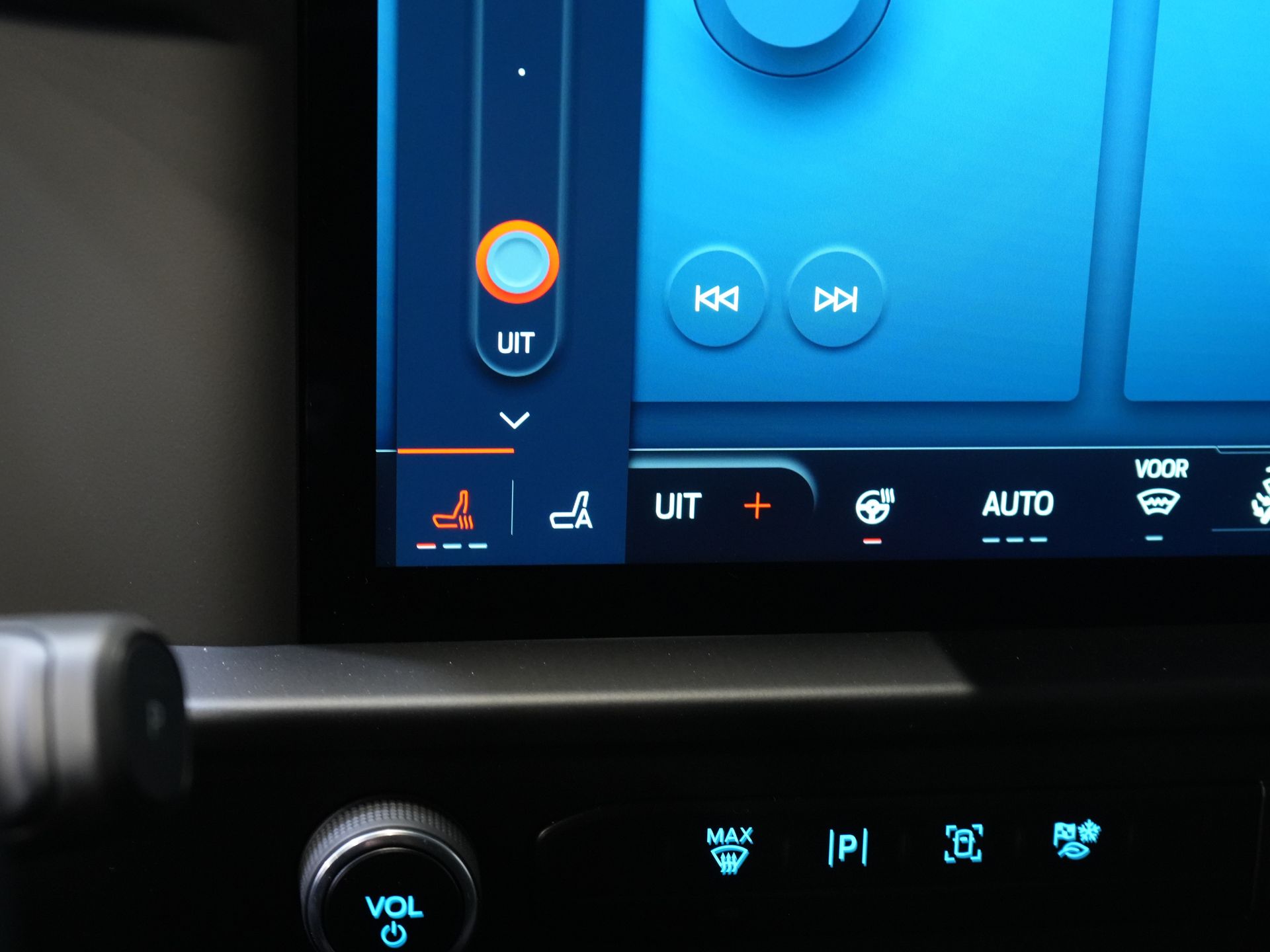 Ford E-Transit Custom Bestelbus Trend 65 kWh 330 km WLTP Garantie t/m 2029/ LED/ Standkachel/ Snellader/ 2.3t Trekverm./ Stuurverw./ Stoelverw./ Carplay/ Camera 20