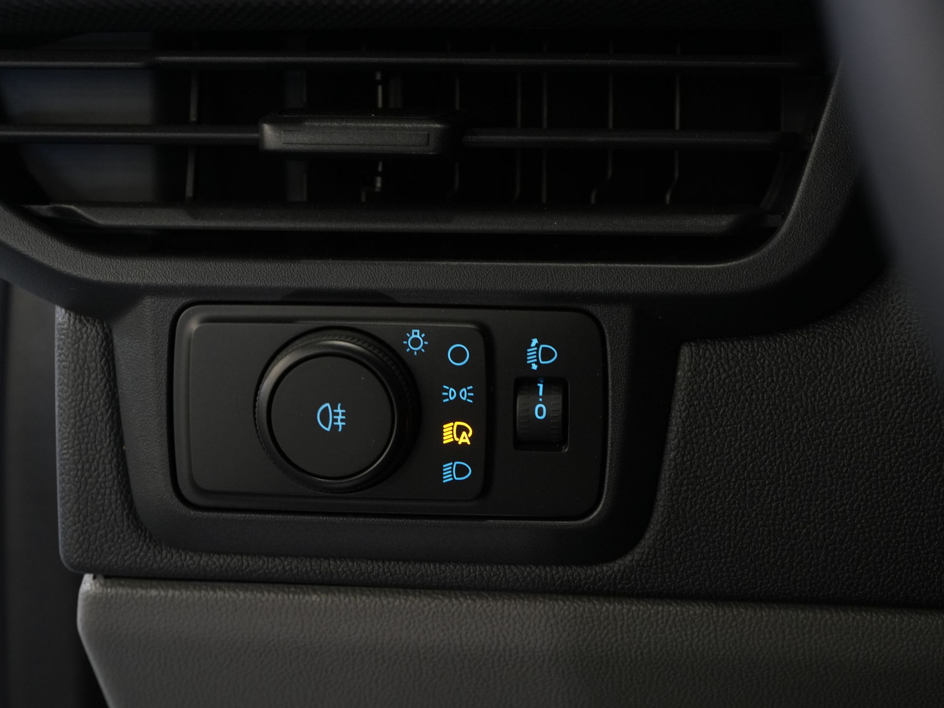 Ford E-Transit Custom Bestelbus Trend 65 kWh 330 km WLTP Garantie t/m 2029/ LED/ Standkachel/ Snellader/ 2.3t Trekverm./ Stuurverw./ Stoelverw./ Carplay/ Camera 16