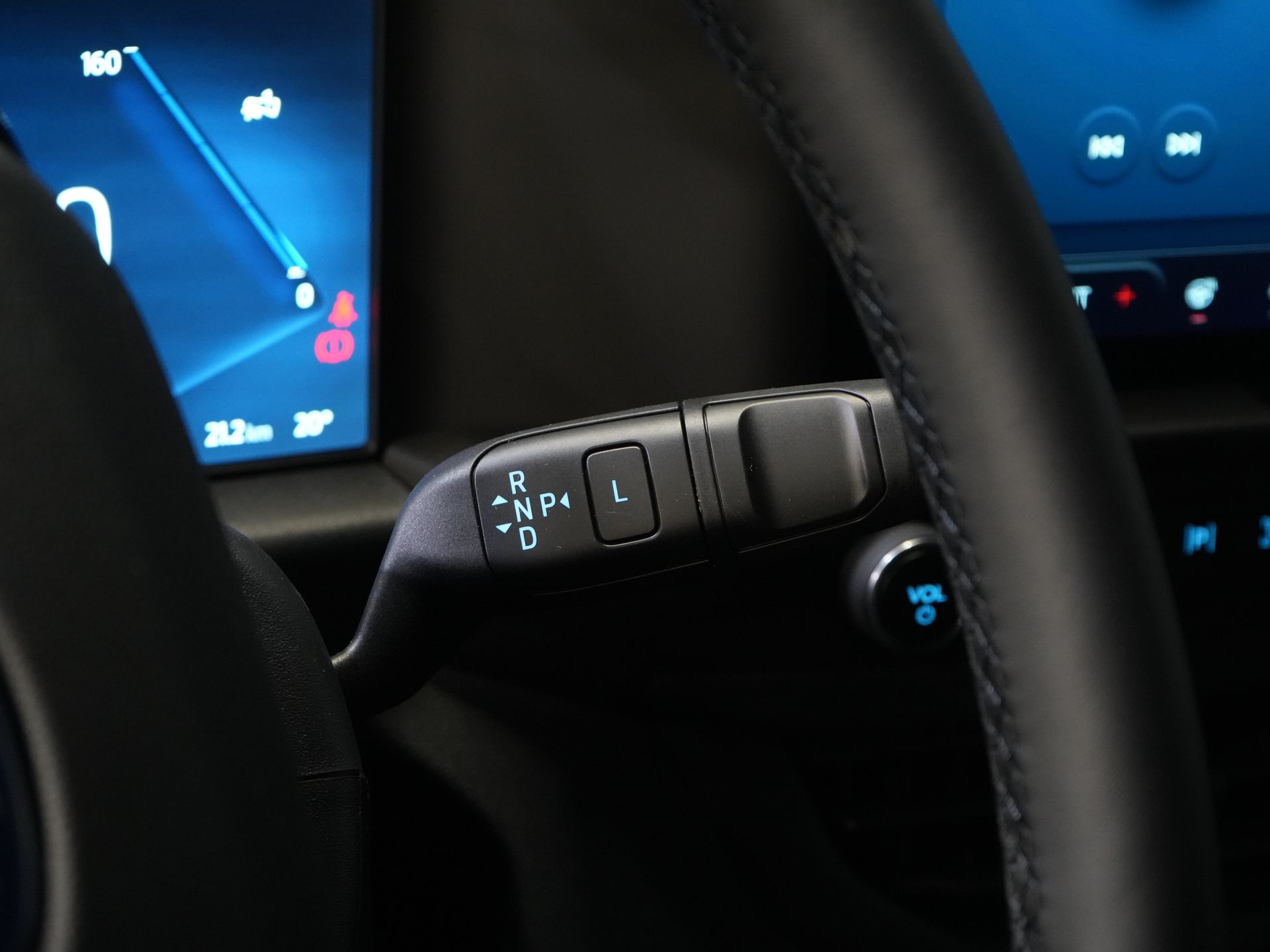 Ford E-Transit Custom Bestelbus Trend 65 kWh 330 km WLTP Garantie t/m 2029/ LED/ Standkachel/ Snellader/ 2.3t Trekverm./ Stuurverw./ Stoelverw./ Carplay/ Camera 18