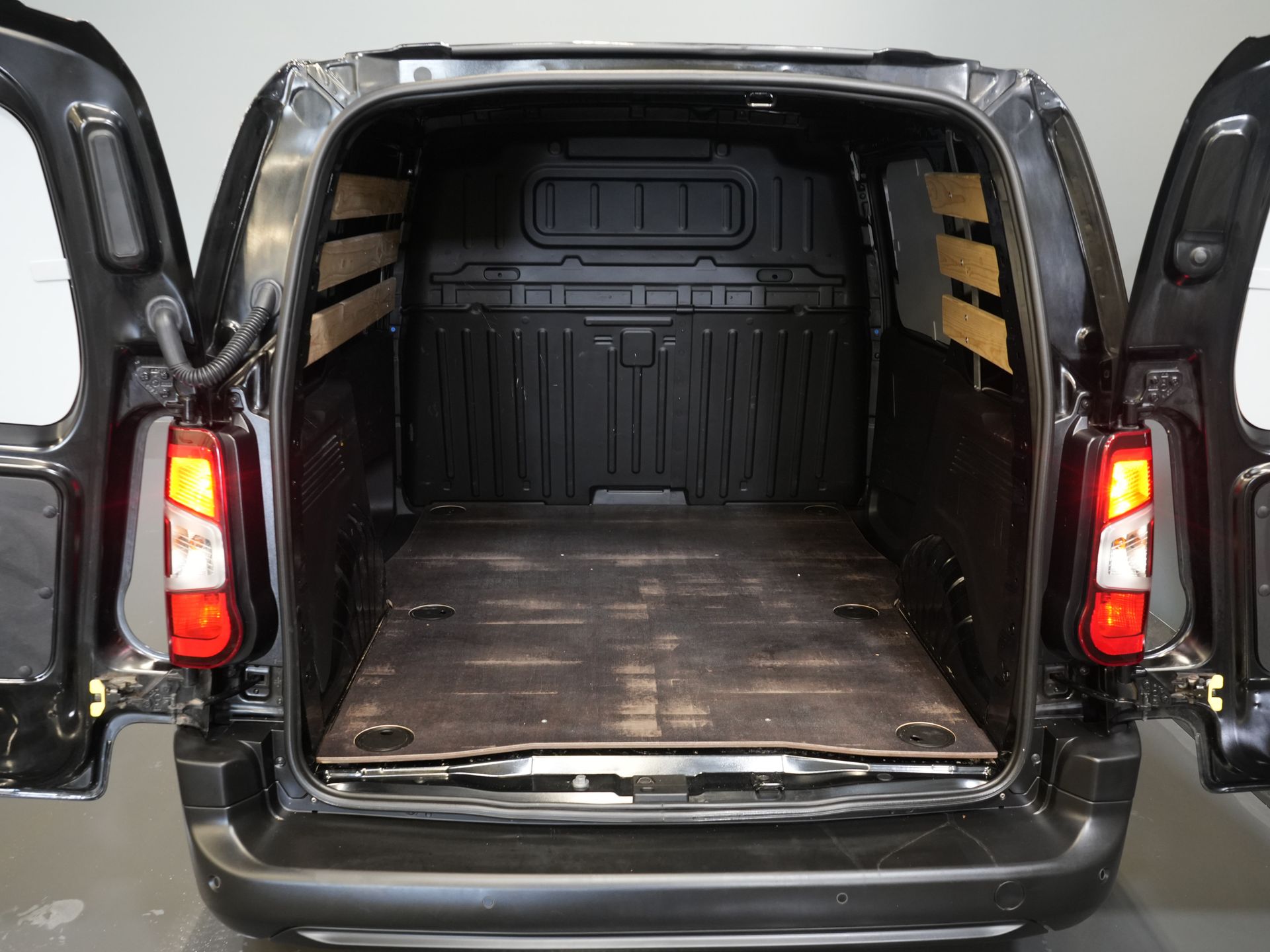 Opel Combo Bestelbus 1.5D 130 pk Aut. NL Auto/ Stuurverw./ Carplay/ Camera/ Cruise/ Airco 14