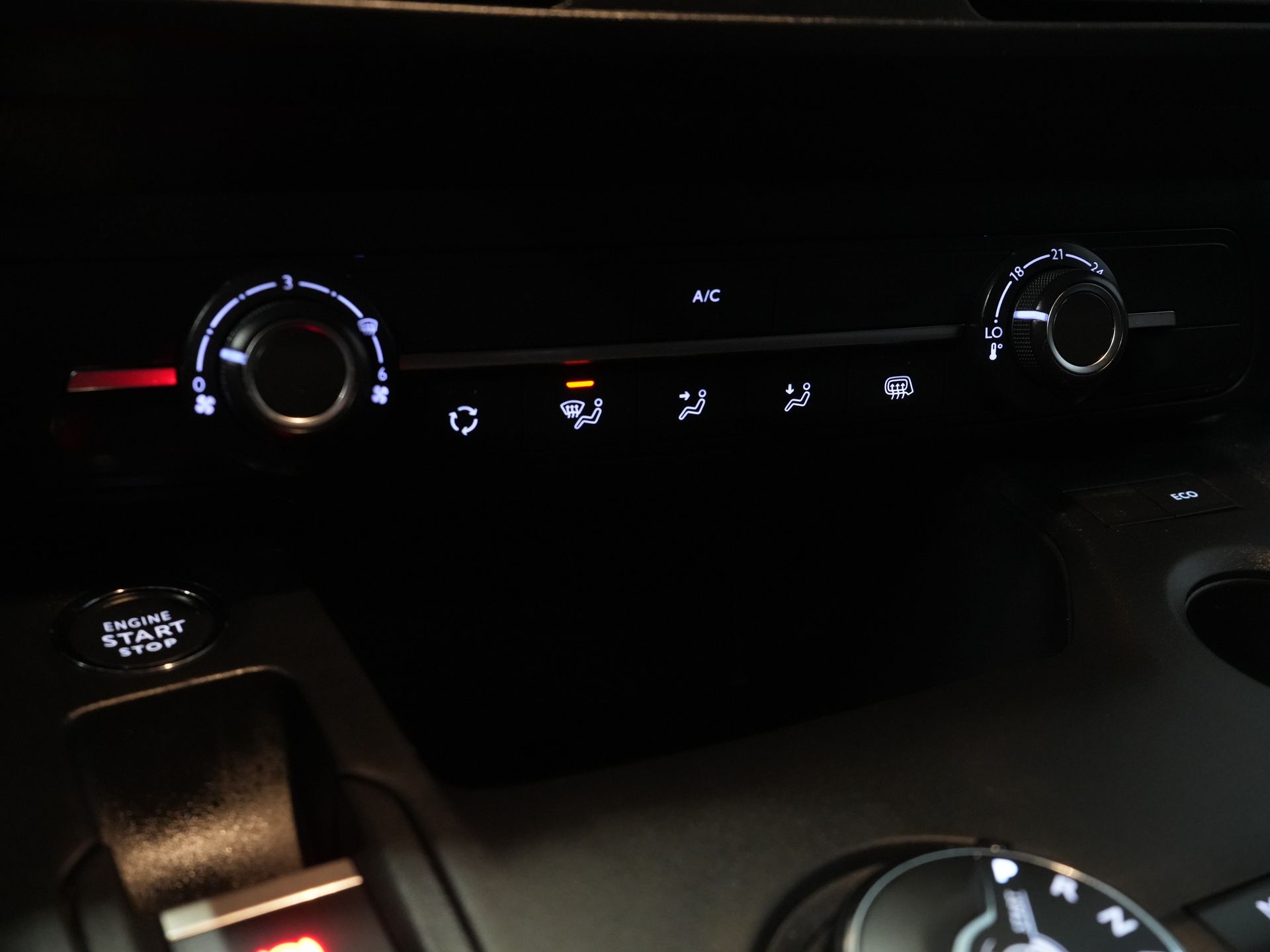 Opel Combo Bestelbus 1.5D 130 pk Aut. NL Auto/ Stuurverw./ Carplay/ Camera/ Cruise/ Airco 20