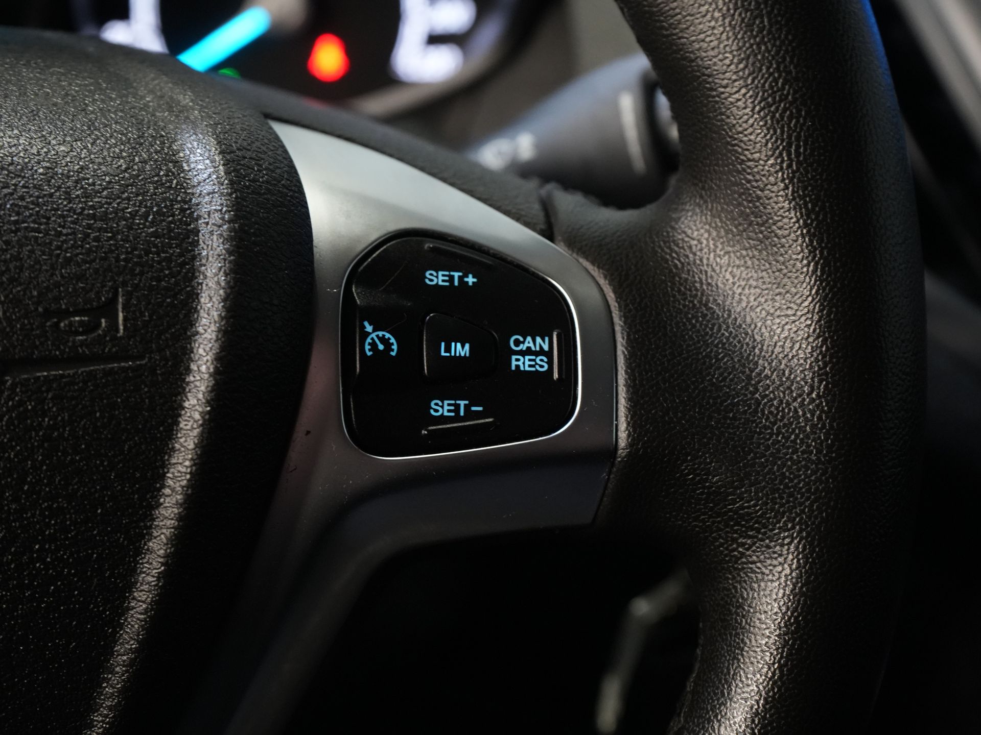 Ford Transit Courier Bestelbus 1.5 TDCI 100 pk Limited Stoelverw./ Voorruitverw./ Navi/ Carplay/ Camera/ Climate/ PDC/ LMV/ Cruise/ Trekhaak 20