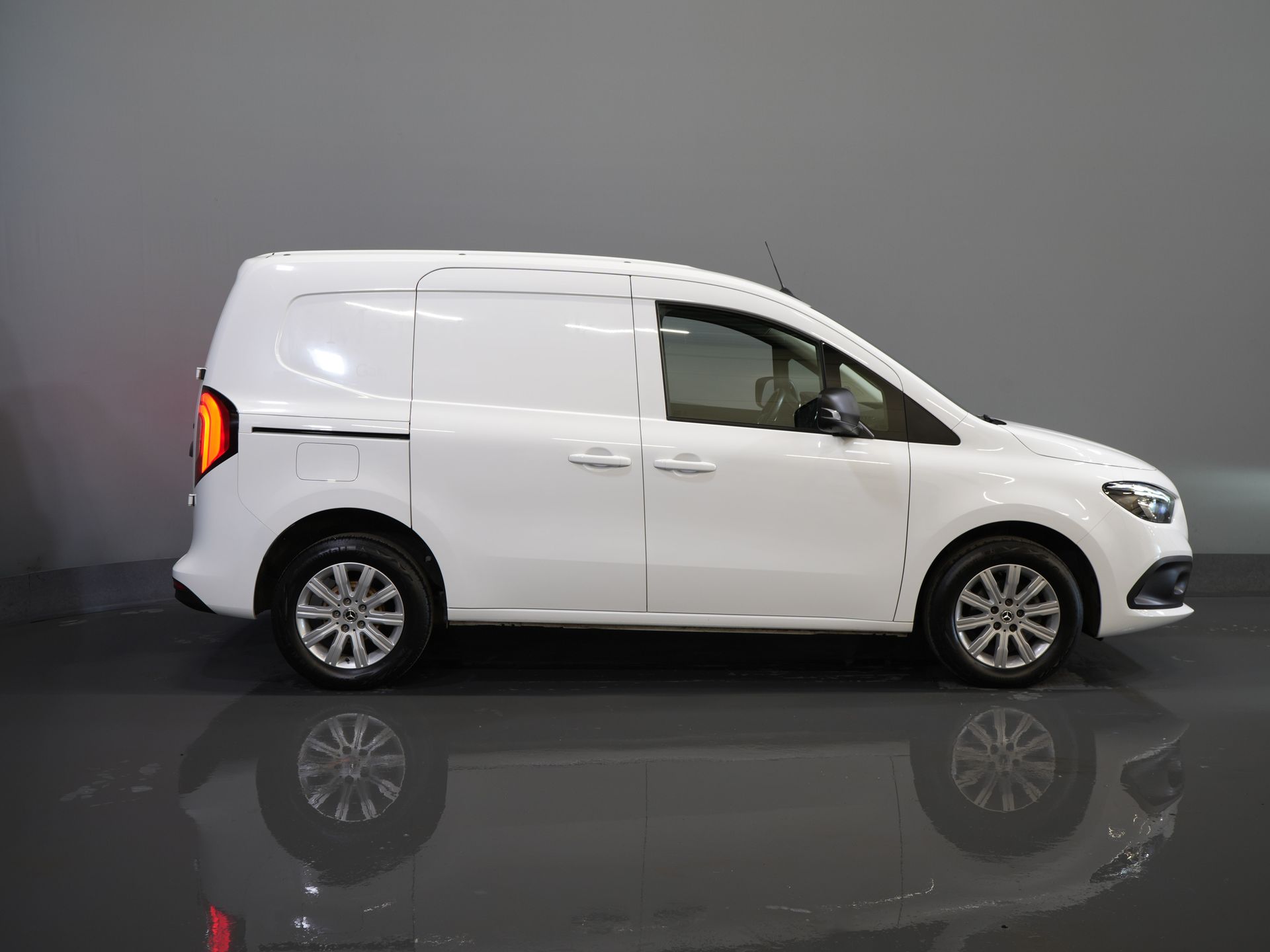 Mercedes-Benz Citan Bestelbus 112 CDI 3 Pers./ LED/ Stoelverw./ Carplay/ Camera/ Navi/ PDC/ Cruise/ LMV 10