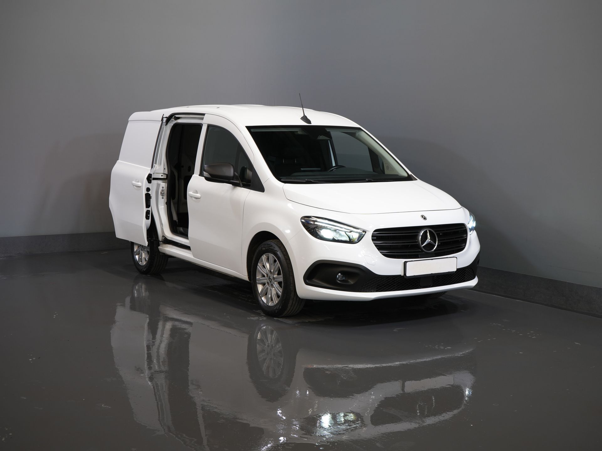 Mercedes-Benz Citan Bestelbus 112 CDI 3 Pers./ LED/ Stoelverw./ Carplay/ Camera/ Navi/ PDC/ Cruise/ LMV 8