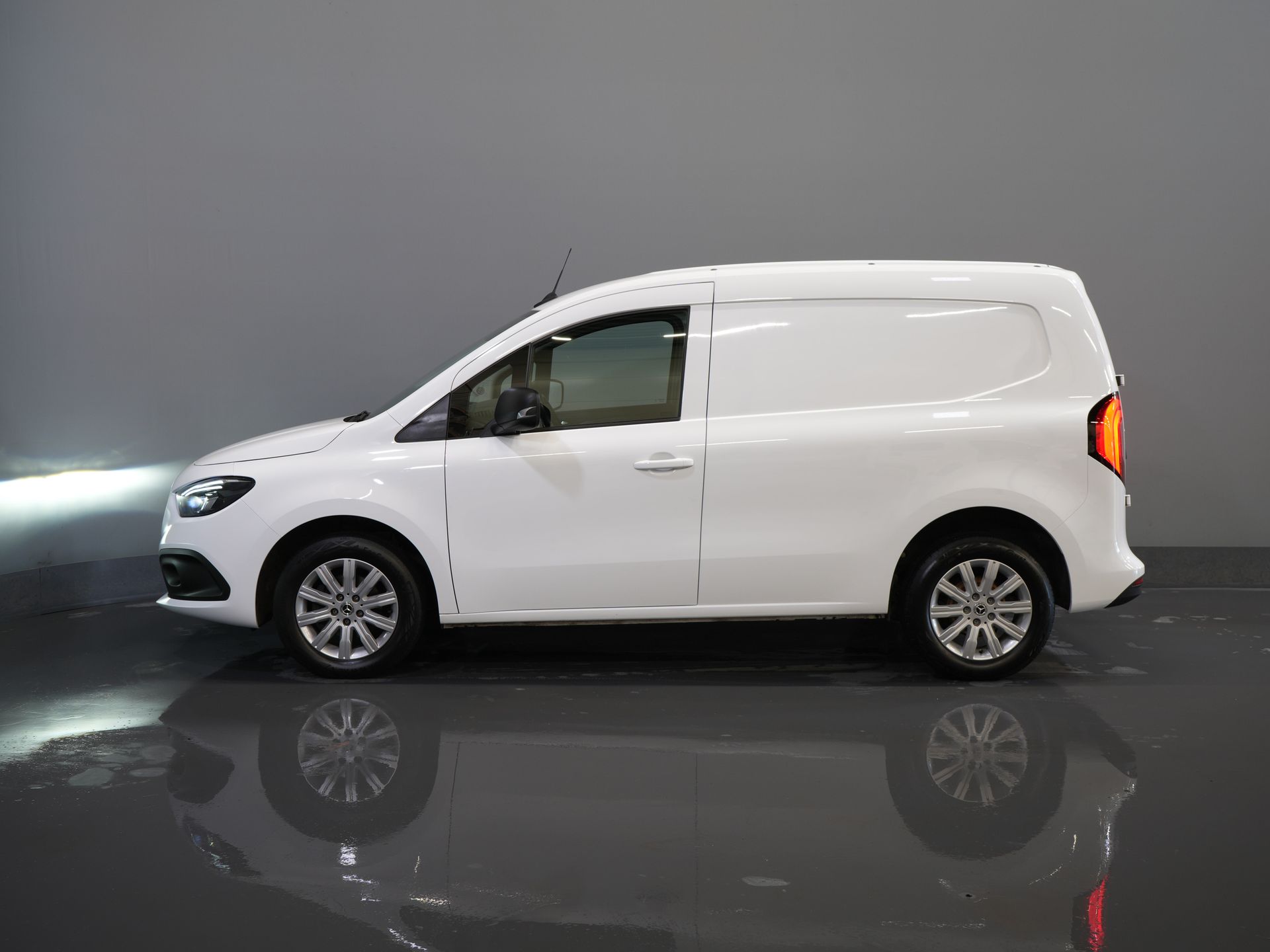 Mercedes-Benz Citan Bestelbus 112 CDI 3 Pers./ LED/ Stoelverw./ Carplay/ Camera/ Navi/ PDC/ Cruise/ LMV 9