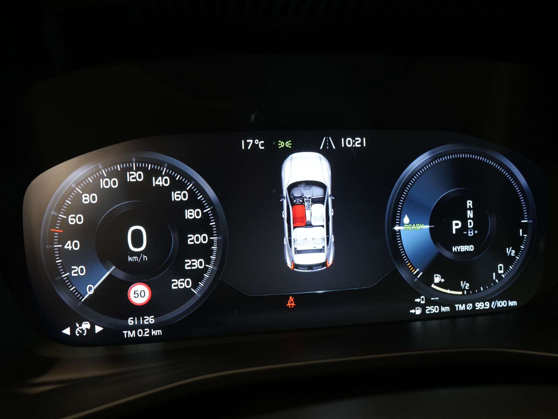 Volvo XC40 SUV 1.5 PHEV Ultimate Bright Pano/ Leder/ Harman & Kardon/ Mem.stoel/ Elek.Trekhaak/ Adapt.cruise/ LED/ Stoelverw./ Stuurvew./ Elek. 26