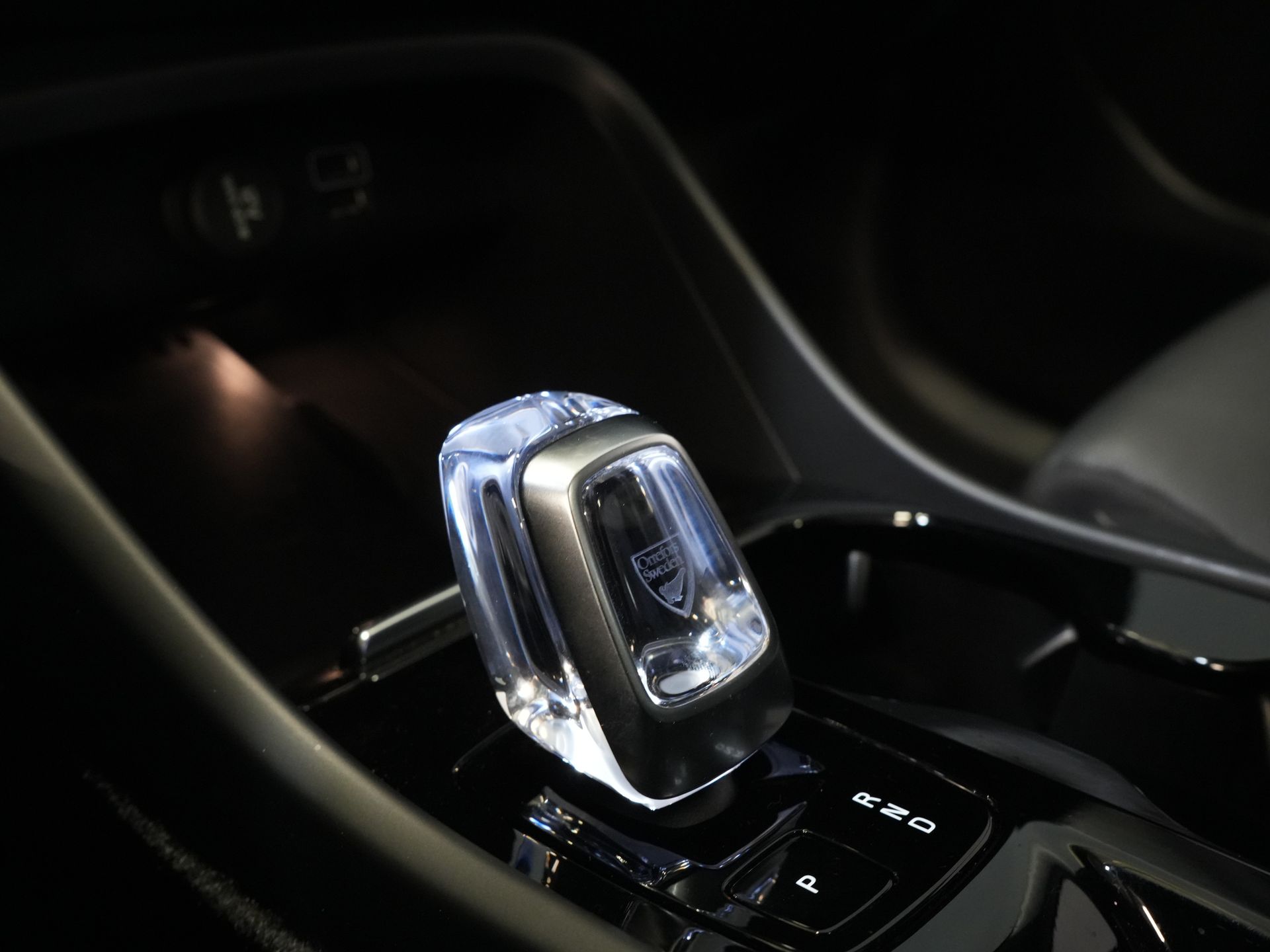 Volvo XC40 SUV 1.5 PHEV Ultimate Bright Pano/ Leder/ Harman & Kardon/ Mem.stoel/ Elek.Trekhaak/ Adapt.cruise/ LED/ Stoelverw./ Stuurvew./ Elek. 28