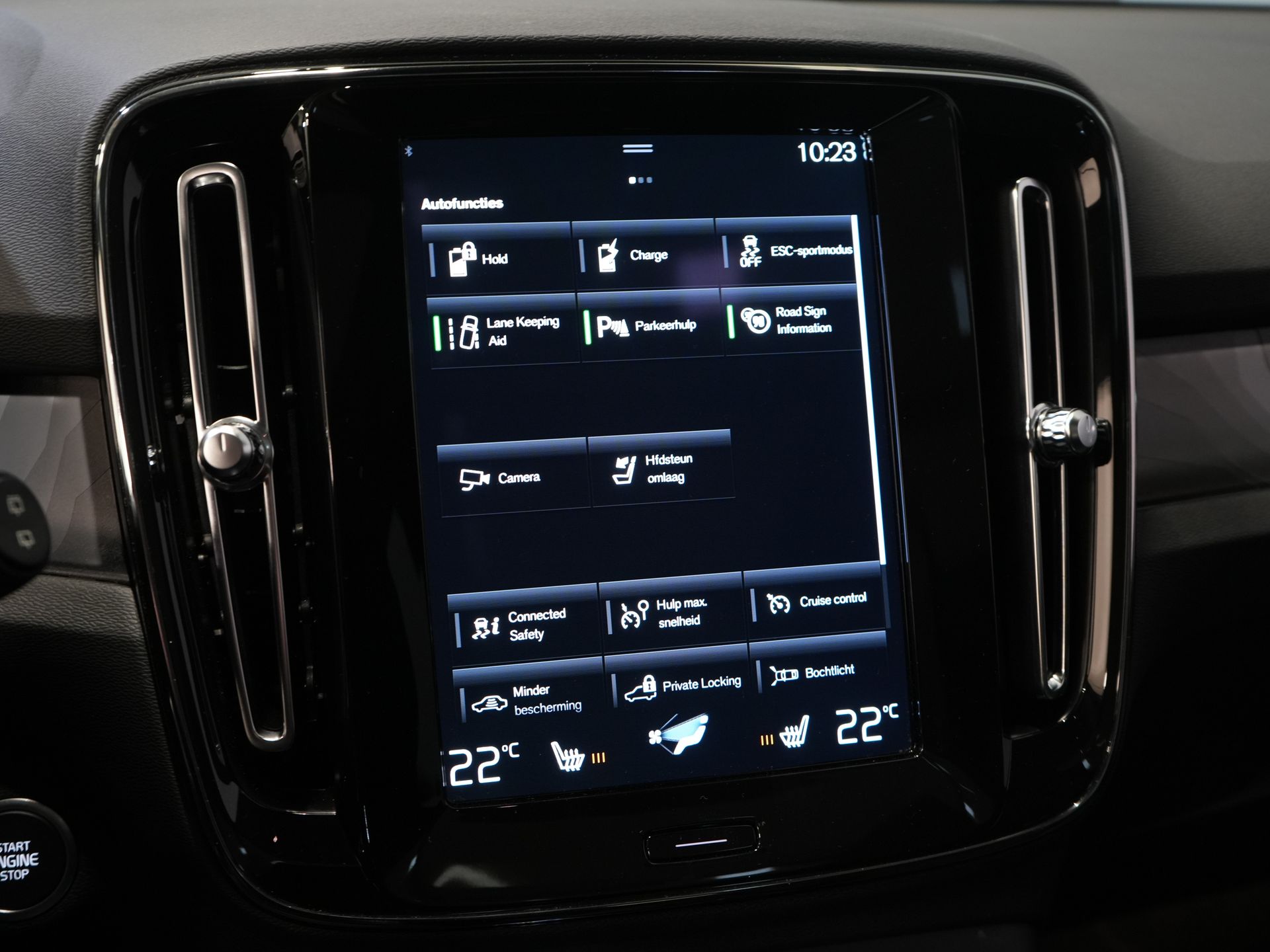 Volvo XC40 SUV 1.5 PHEV Ultimate Bright Pano/ Leder/ Harman & Kardon/ Mem.stoel/ Elek.Trekhaak/ Adapt.cruise/ LED/ Stoelverw./ Stuurvew./ Elek. 31