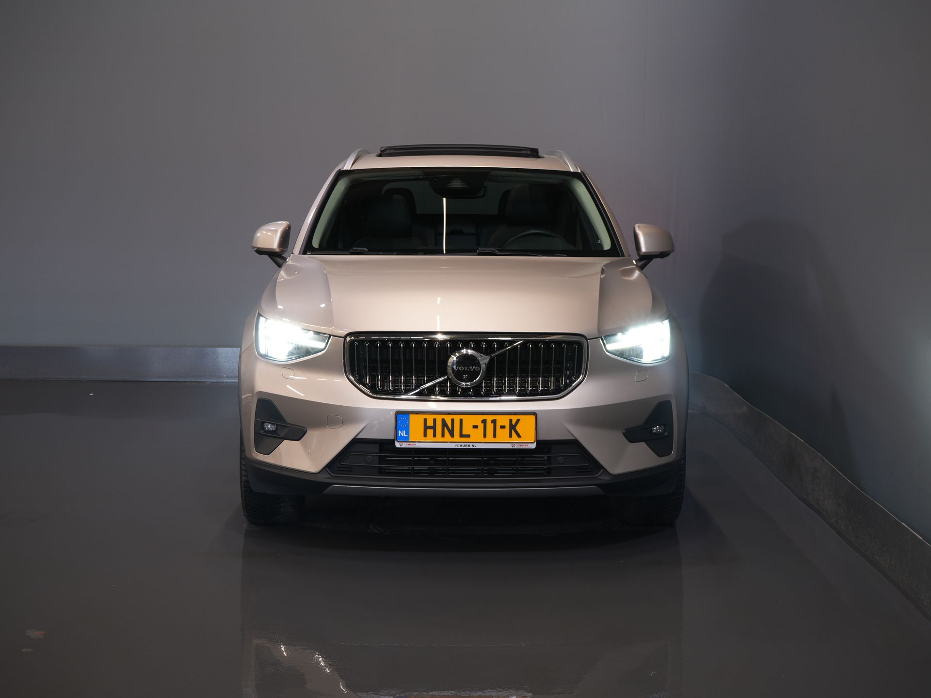 Volvo XC40 SUV 1.5 PHEV Ultimate Bright Pano/ Leder/ Harman & Kardon/ Mem.stoel/ Elek.Trekhaak/ Adapt.cruise/ LED/ Stoelverw./ Stuurvew./ Elek. 6
