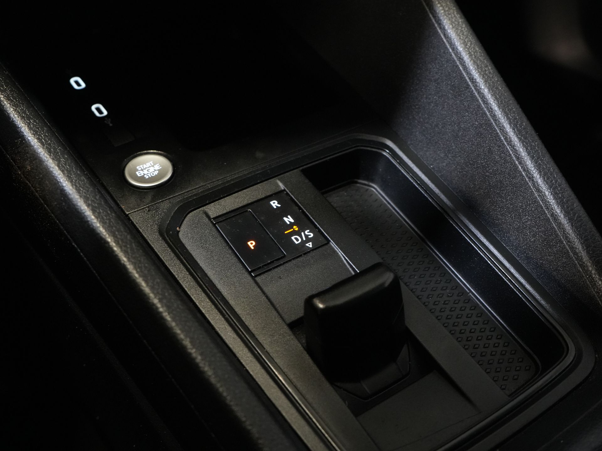 Volkswagen Caddy Cargo Maxi Bestelbus 2.0 TDI 125 pk DSG Aut. Standkachel/ Stoelverw./ Carplay/ Airco/ Cruise/ PDC/ 16”LMV/ Trekhaak 20