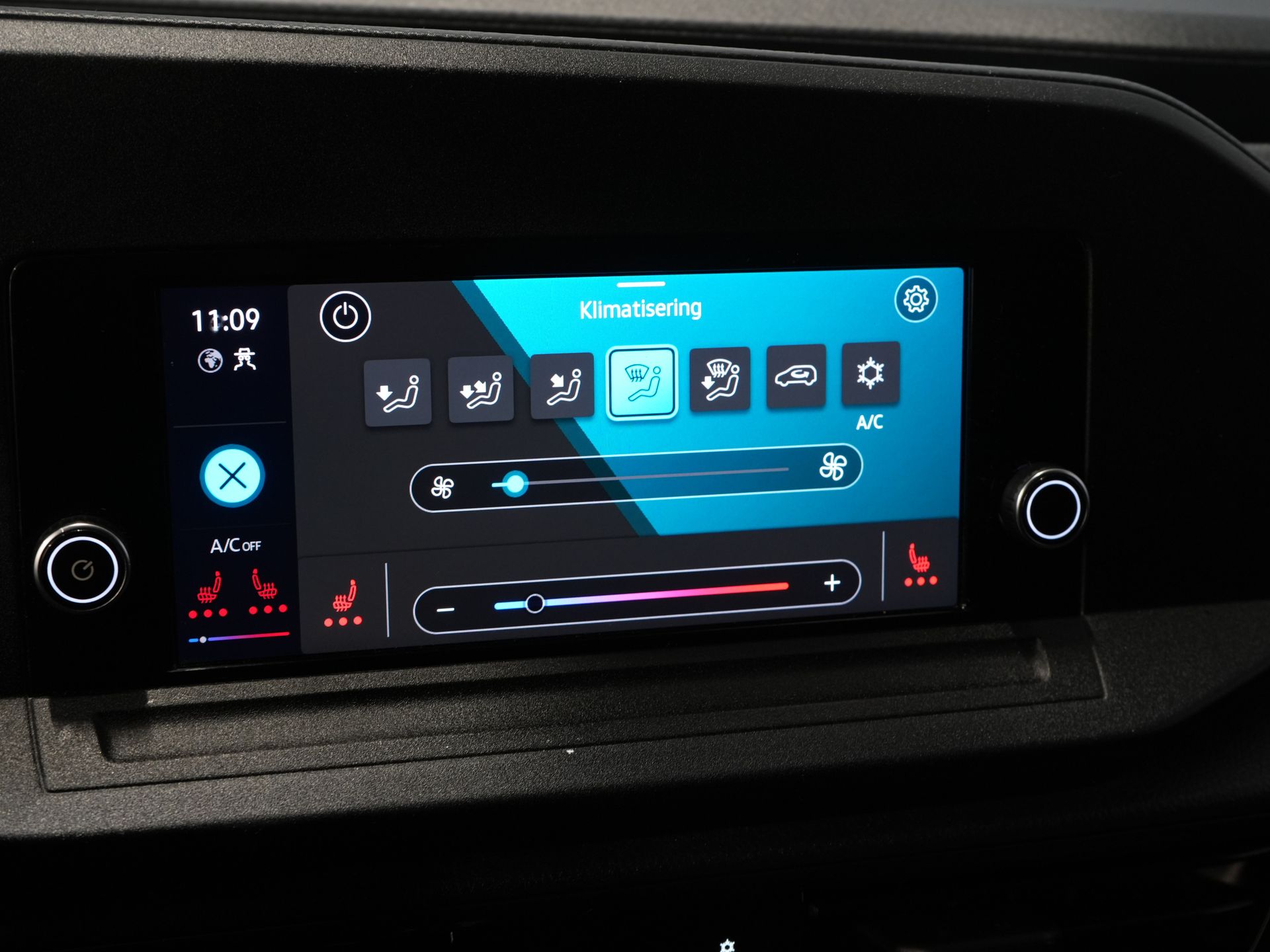 Volkswagen Caddy Cargo Maxi Bestelbus 2.0 TDI 125 pk DSG Aut. Standkachel/ Stoelverw./ Carplay/ Airco/ Cruise/ PDC/ 16”LMV/ Trekhaak 25