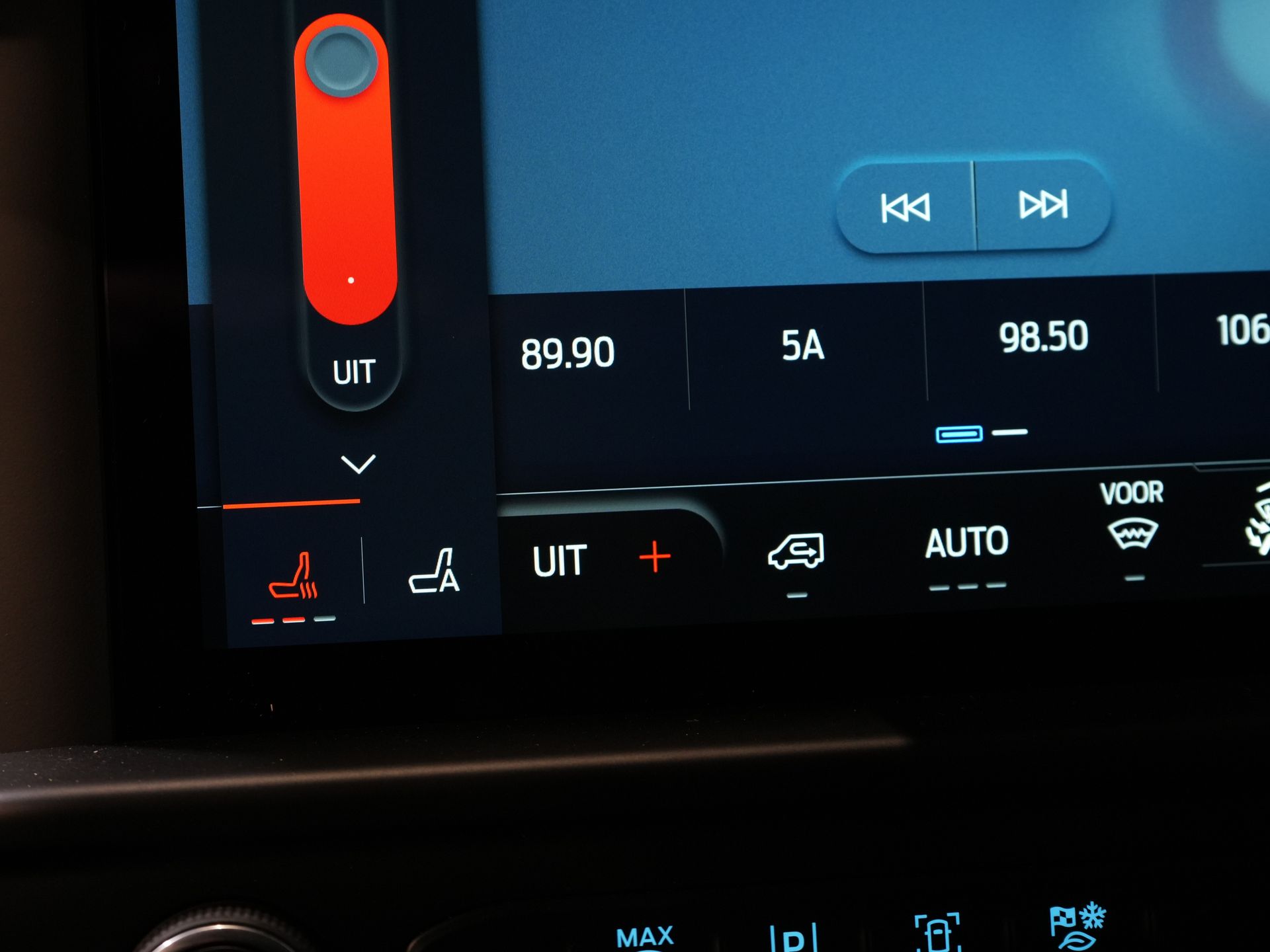 Ford E-Transit Custom Bestelbus Trend 65 kWh 330 km WLTP 218 pk Garantie t/m 2027/ LED/ Standkachel/ Snellader/ 2.3t Trekverm./ Stoelverw./ Carplay/ Climate/ Ca 22