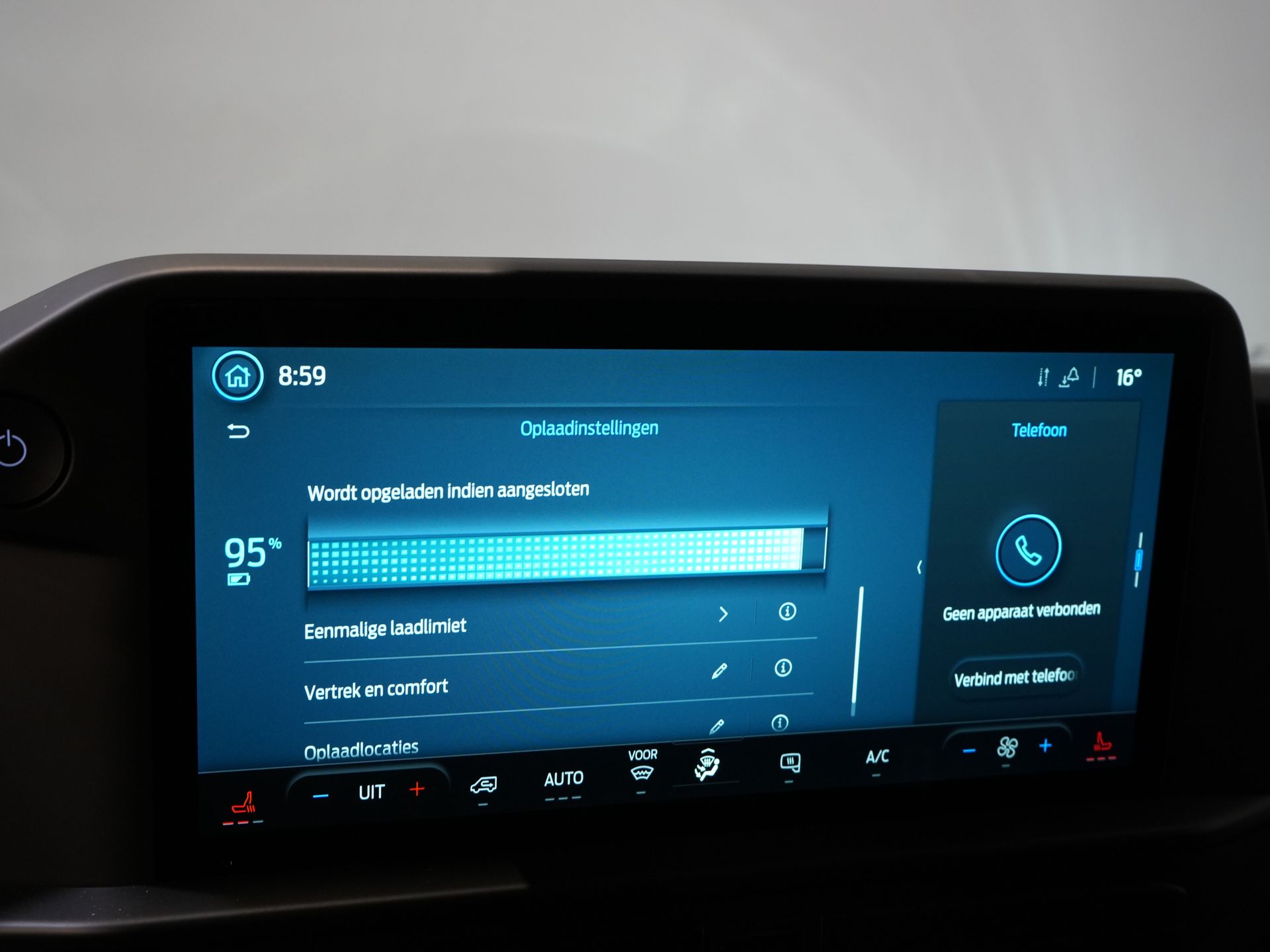 Ford E-Transit Custom Bestelbus Trend 65 kWh 330 km WLTP 218 pk Garantie t/m 2027/ LED/ Standkachel/ Snellader/ 2.3t Trekverm./ Stoelverw./ Carplay/ Climate/ Ca 24
