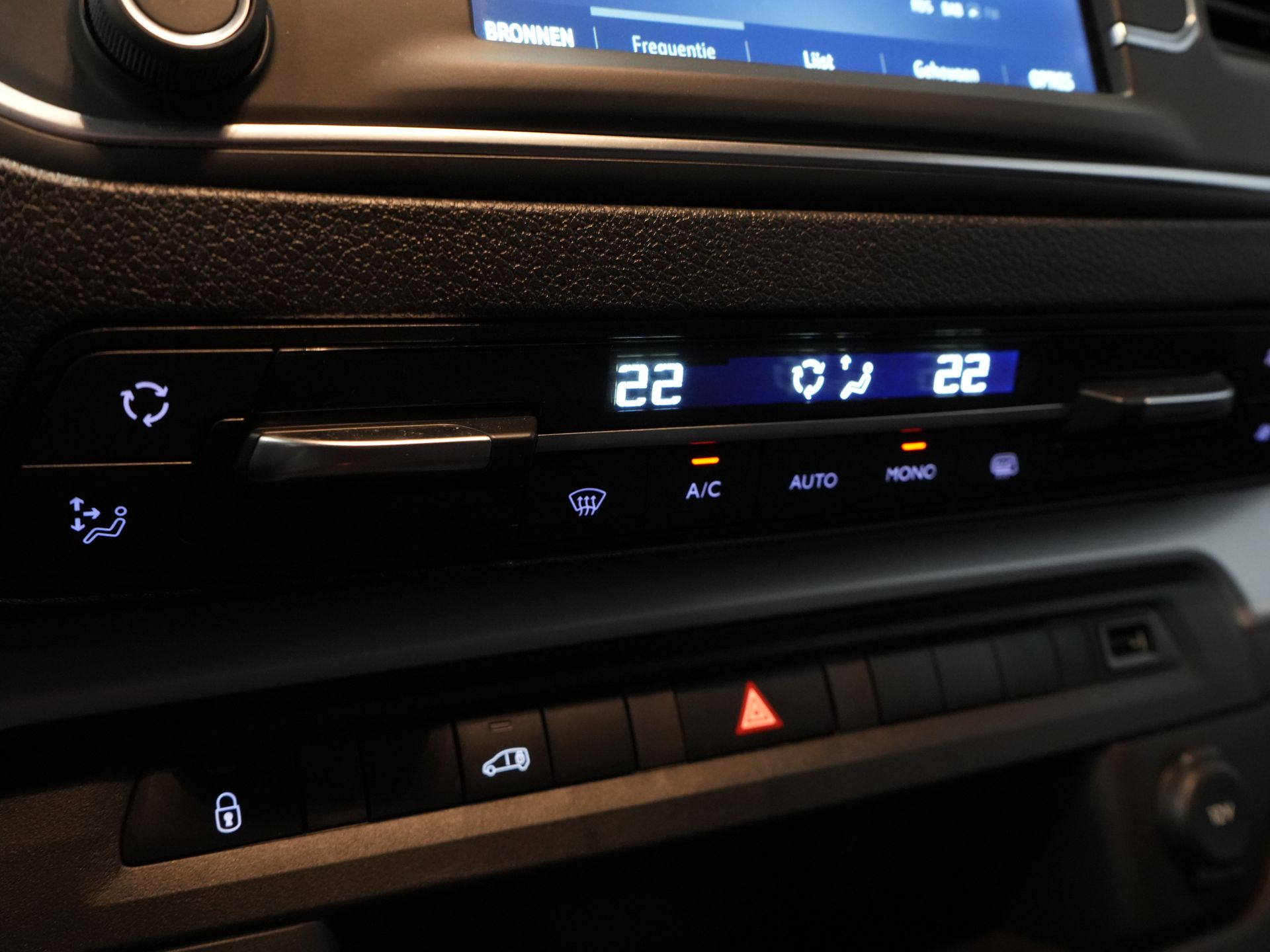 Opel Vivaro Bestelbus 2.0 CDTI 145 pk L3 Adapt.Cruise/ 2.5t Trekverm./ Carplay/ Keyless/ Climate/ Camera/ PDC 21