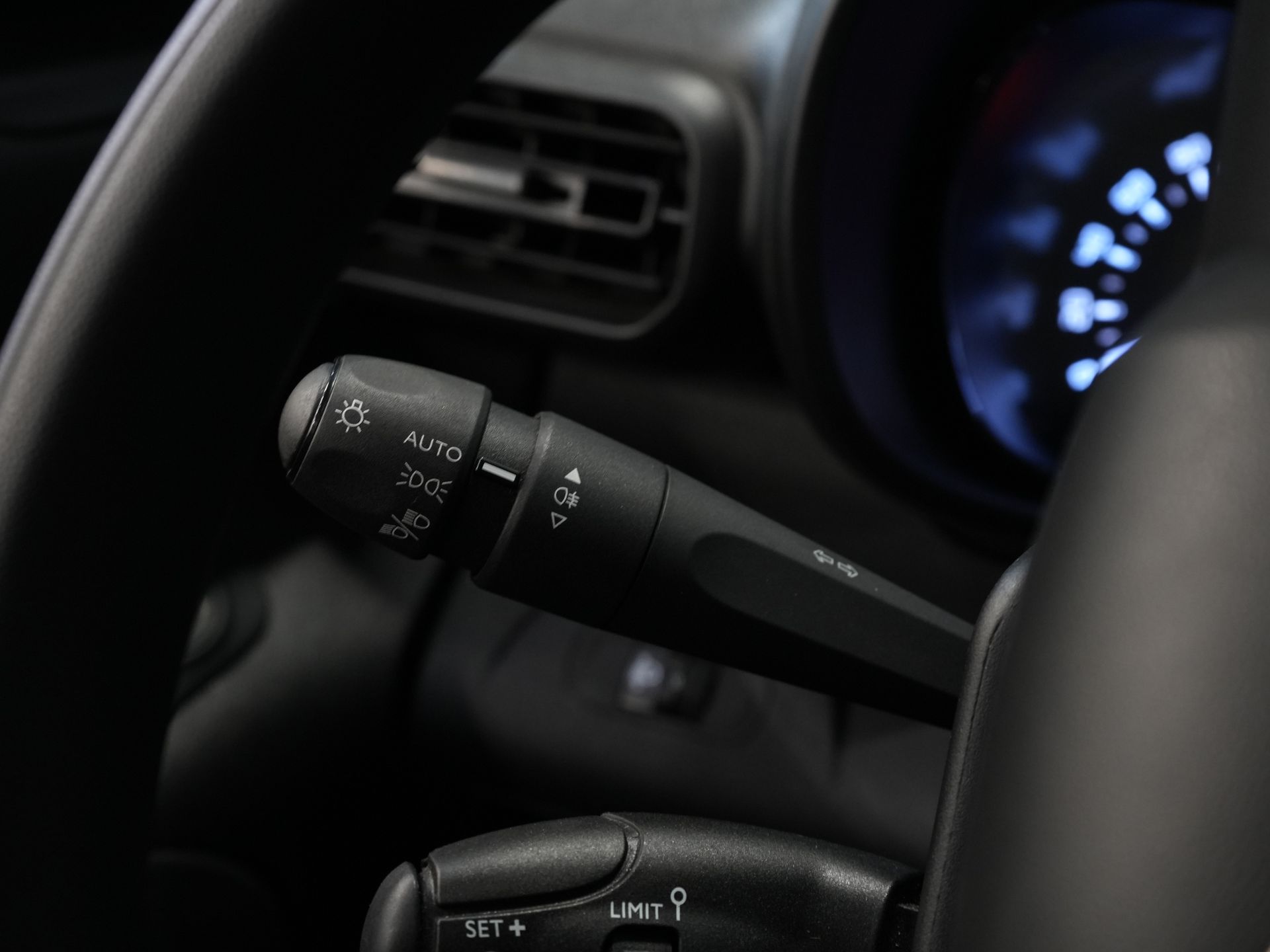 Citroën Berlingo Bestelbus 1.2 PureTech 110 pk BENZINE Airco/ Cruise/ DAB 15