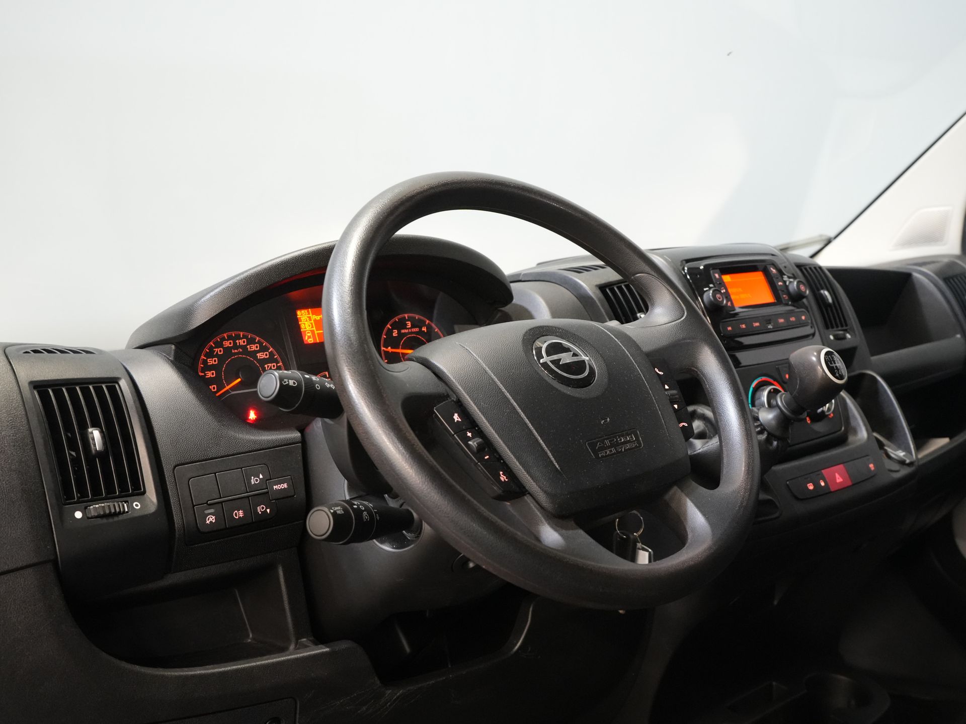 Opel Movano Open laadbak 2.2 140 pk DC Dubbel Cabine Open Laadbak/ 7 Pers./ 2.5t Trekverm./ Cruise/ Airco/ 288x215x35/ Pick up 13