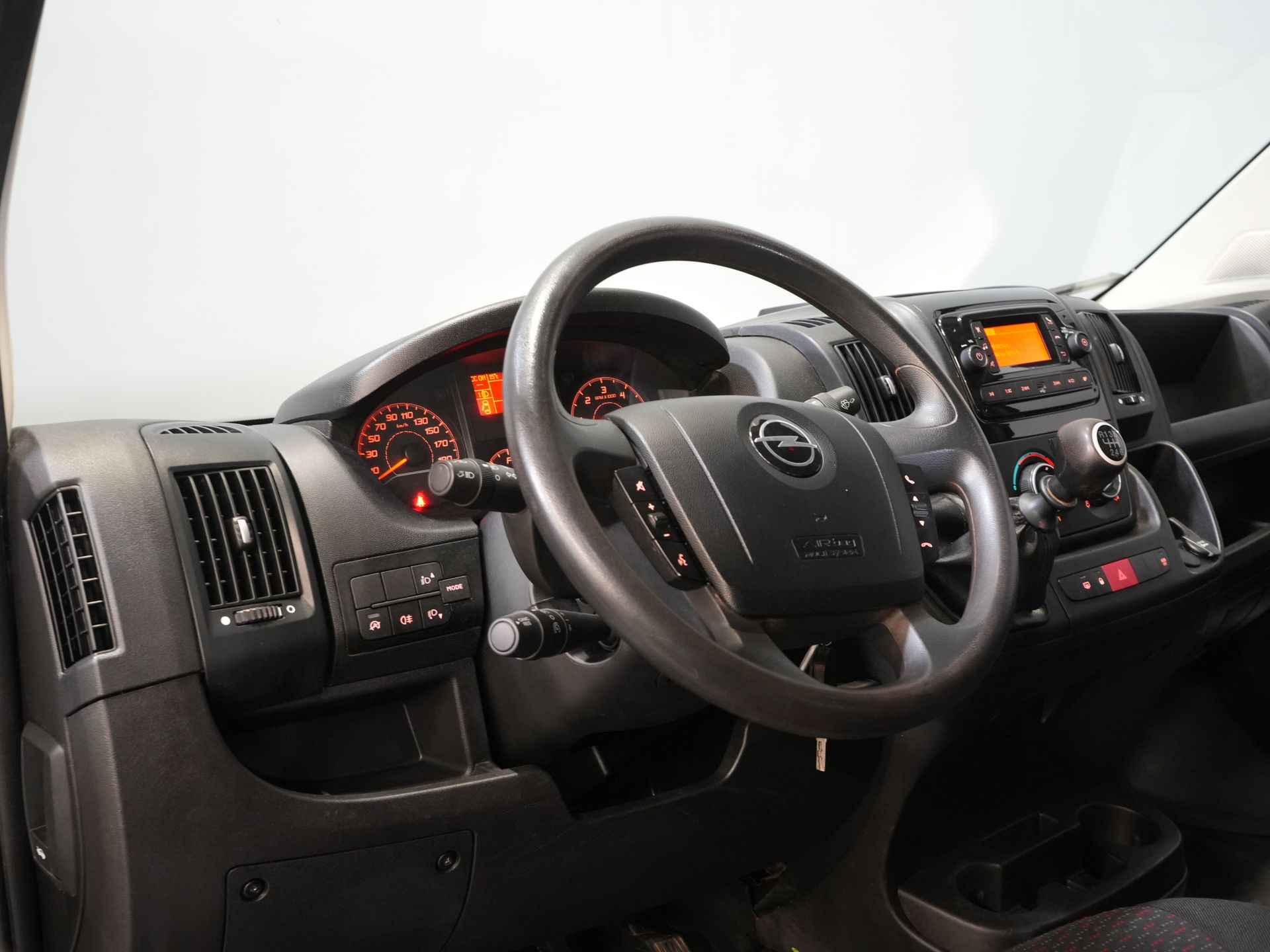 Opel Movano Open laadbak 2.2 140 pk DC Dubbel Cabine Open Laadbak/ 7 Pers./ 2.5t Trekverm./ Cruise/ Airco/ 288x215x35/ Pick up 13