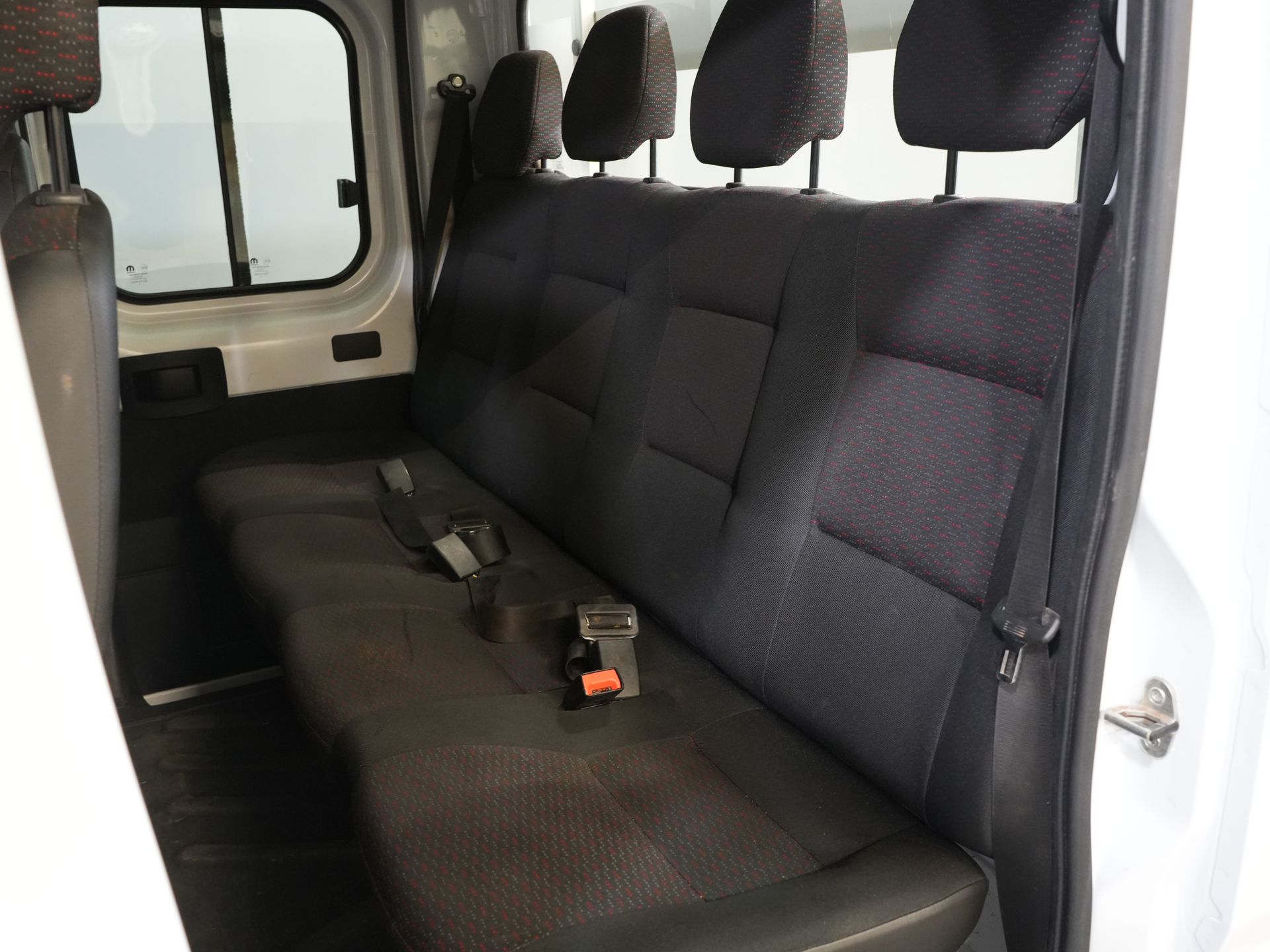 Opel Movano Open laadbak 2.2 140 pk DC Dubbel Cabine Open Laadbak/ 7 Pers./ 2.5t Trekverm./ Cruise/ Airco/ 288x215x35/ Pick up 15