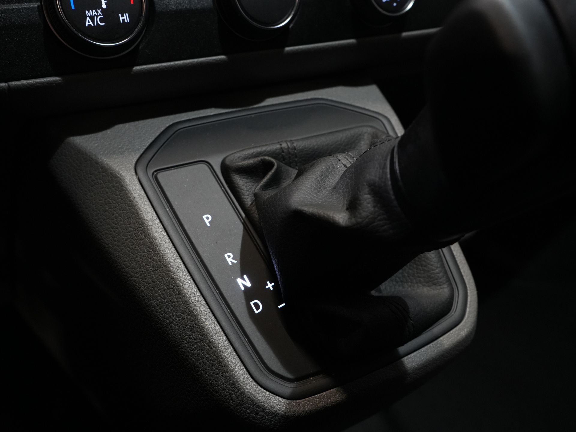 Volkswagen Transporter Bestelbus 2.0 TDI 150 pk DSG Aut. Carplay/ Airco/ Cruise/ PDC/ DAB 18