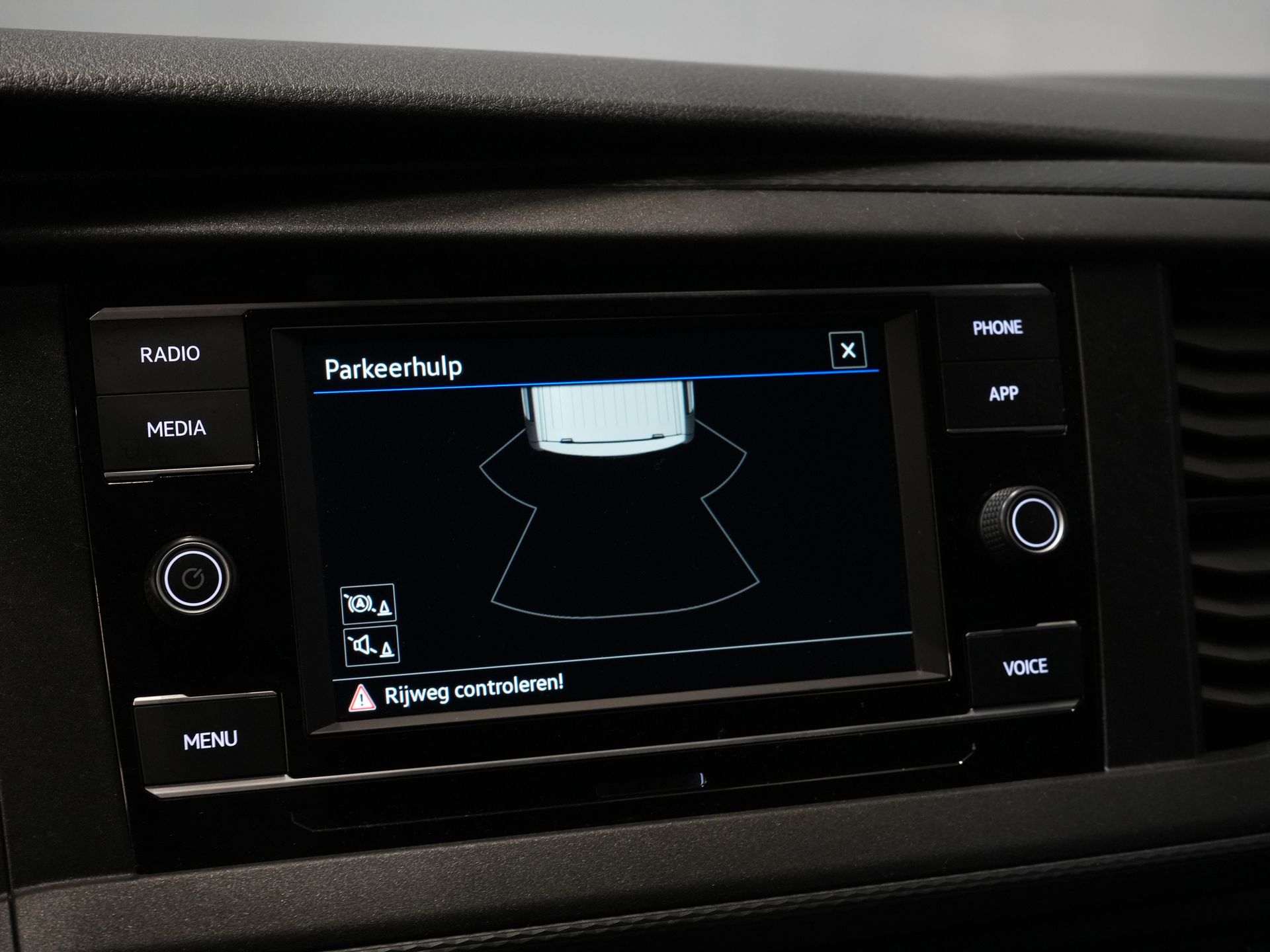 Volkswagen Transporter Bestelbus 2.0 TDI 150 pk DSG Aut. Carplay/ Airco/ Cruise/ PDC/ DAB 22