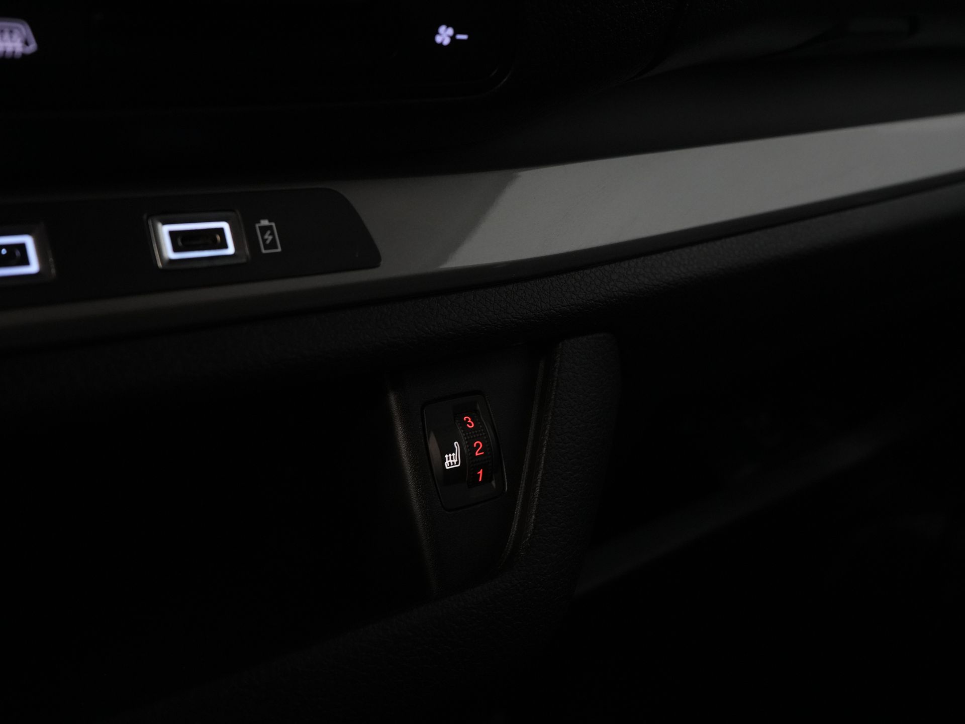 Toyota ProAce Worker Bestelbus 2.0 145 pk L3 Carplay/ 2.5t Trekverm./ Stoelverw./ Stuurverw./ Keyless/ Navi/ Climate/ Camera/ Cruise/ PDC 21