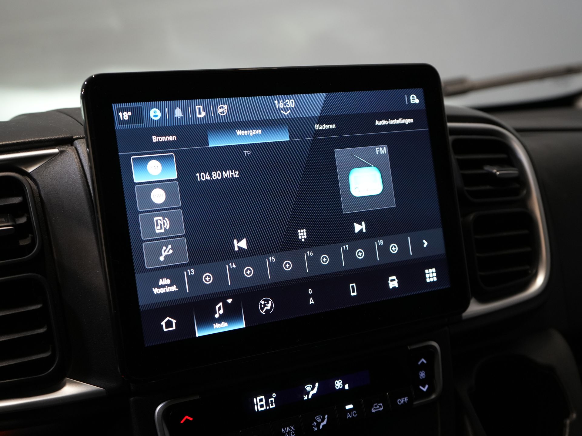 Peugeot e-Boxer Bestelbus L3H2 110 kWh 420km WLTP Adapt.Cruise/ Snellader/ LED/ Carplay/ Climate/ Camera/ Omvormer/ Navi/ PDC 27